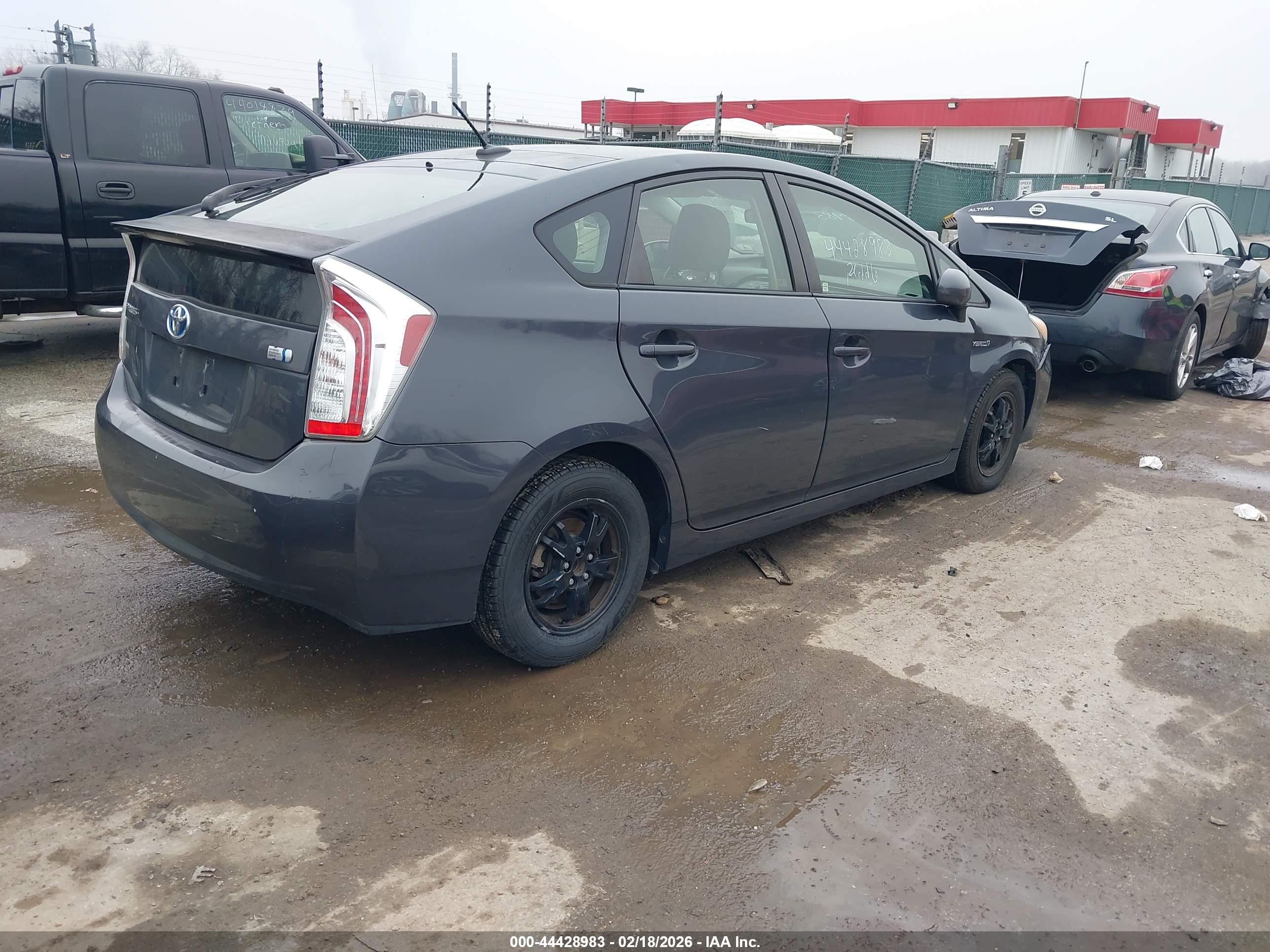 TOYOTA PRIUS image 4