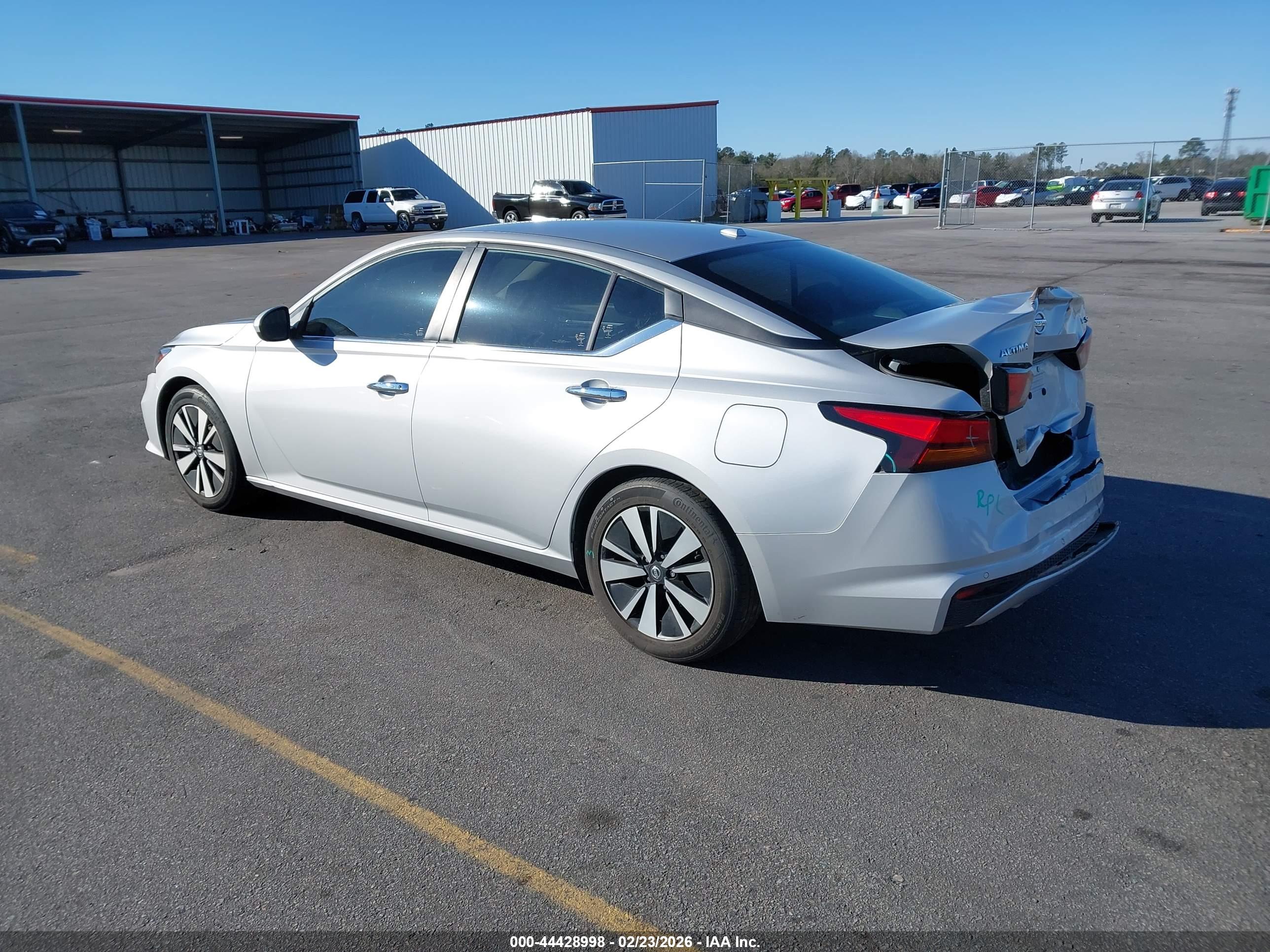 NISSAN ALTIMA image 3
