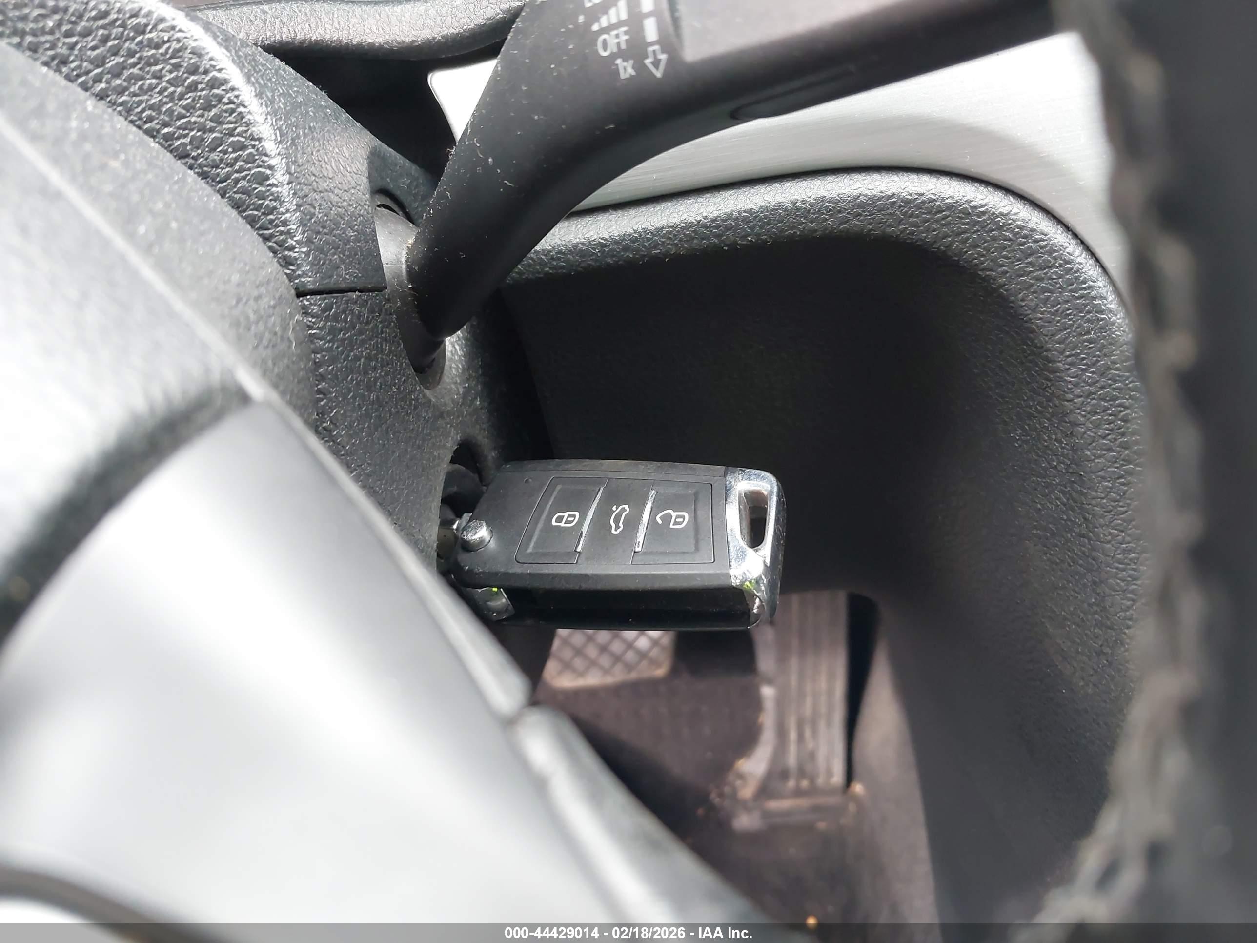 VOLKSWAGEN PASSAT image 11