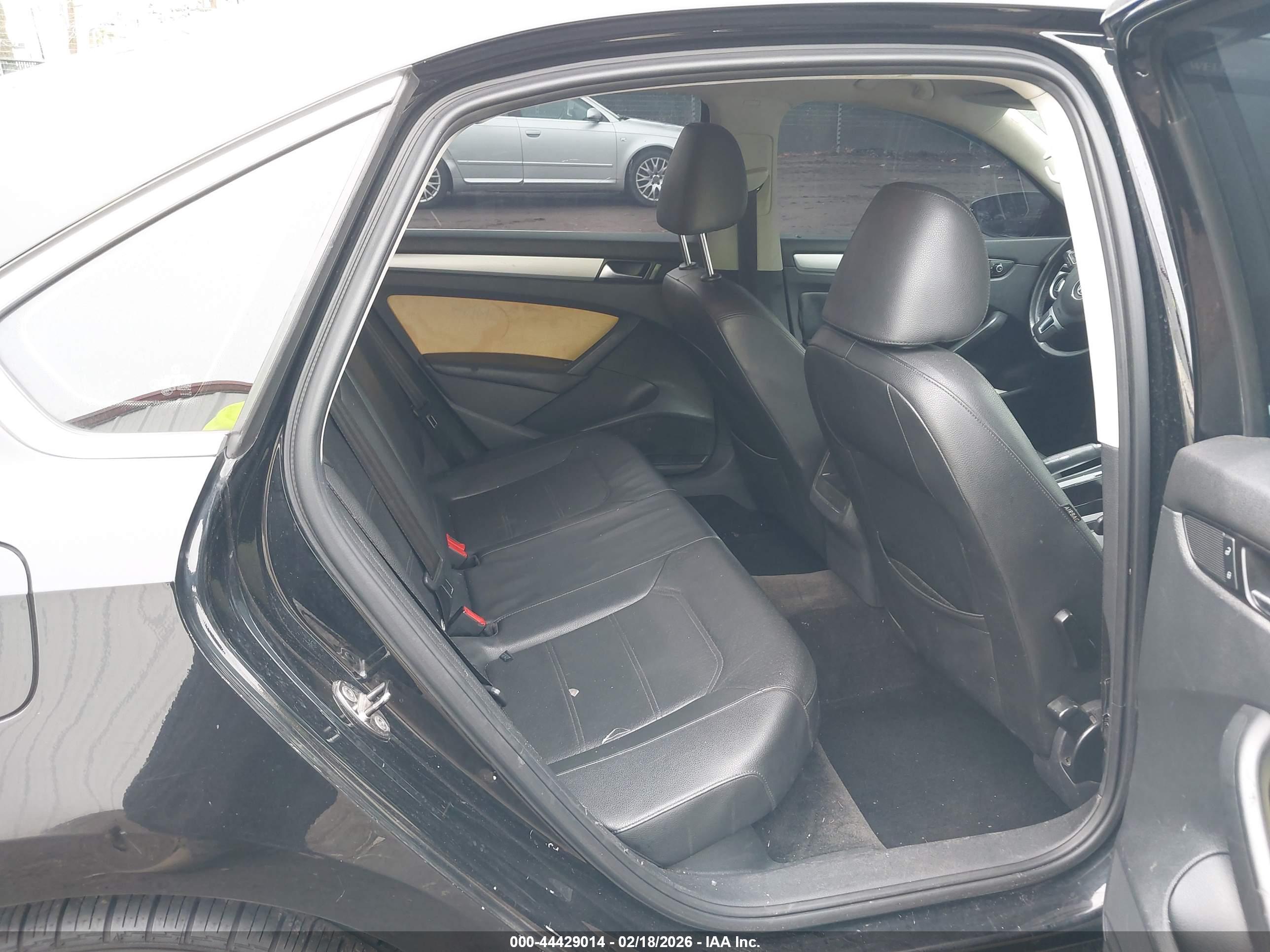 VOLKSWAGEN PASSAT image 8