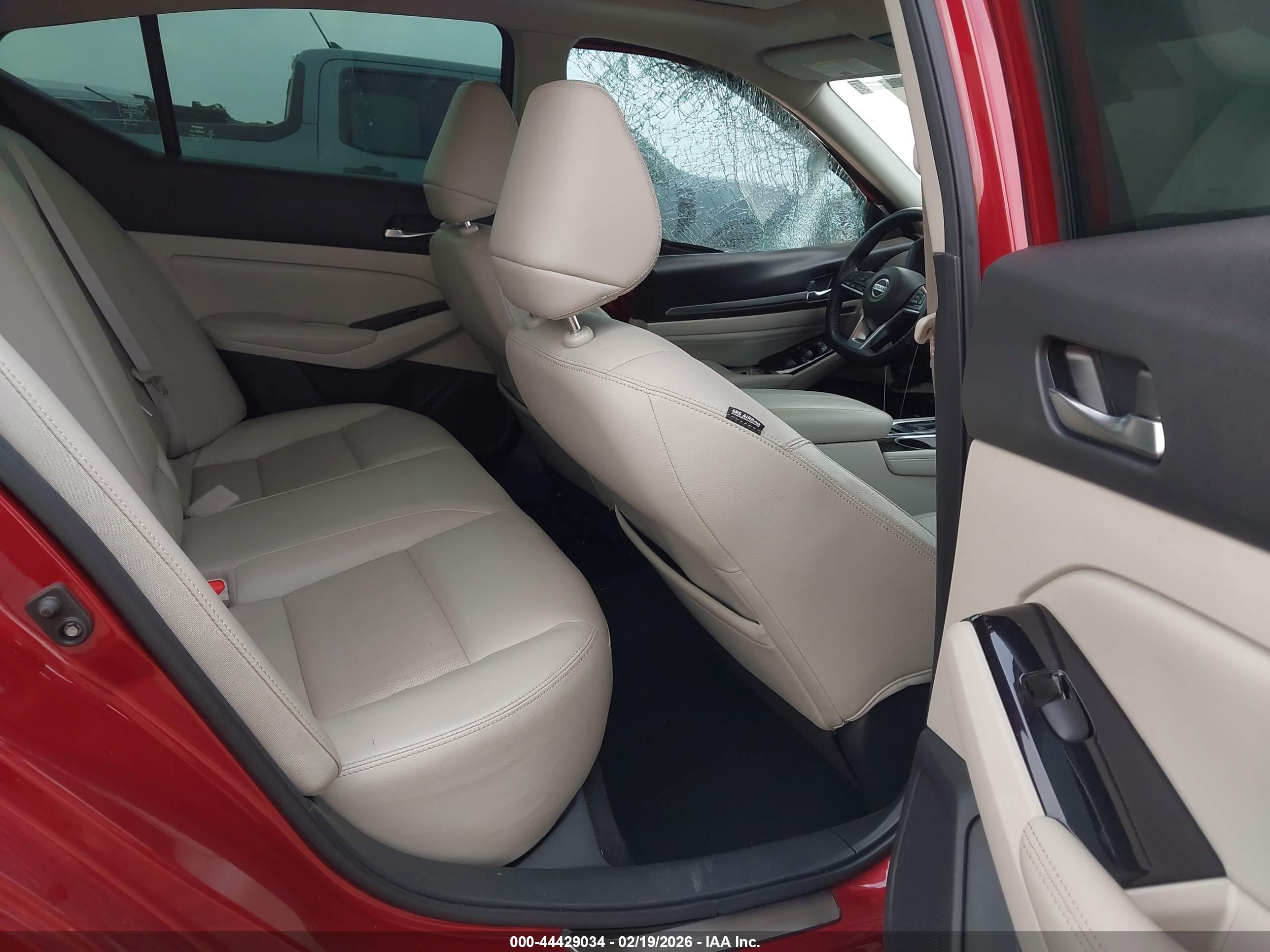 NISSAN ALTIMA image 8