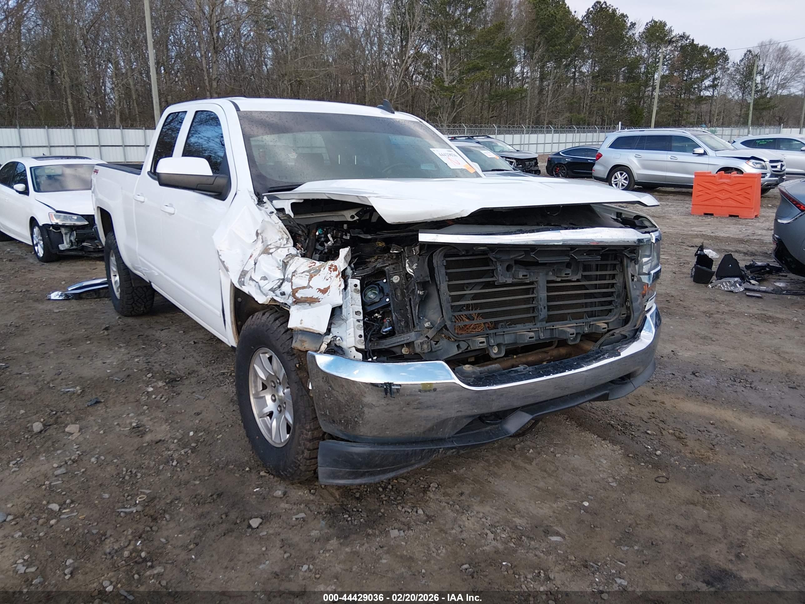 CHEVROLET SILVERADO image 6
