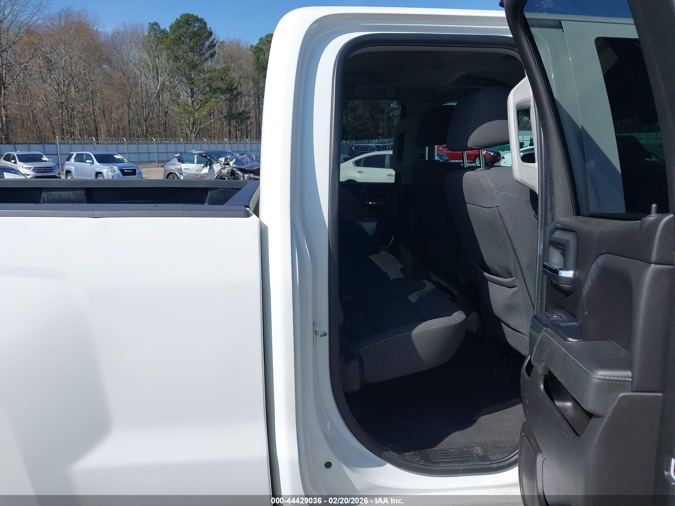 CHEVROLET SILVERADO image 8