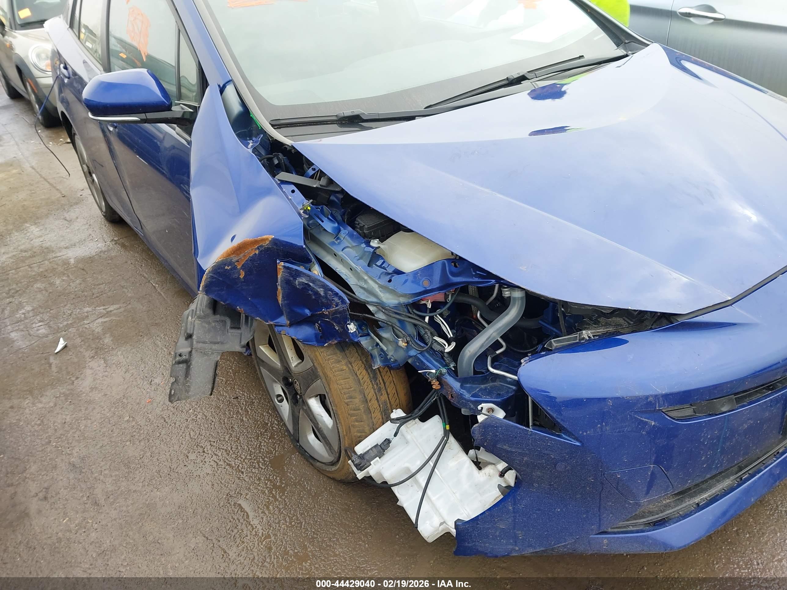 TOYOTA PRIUS image 6
