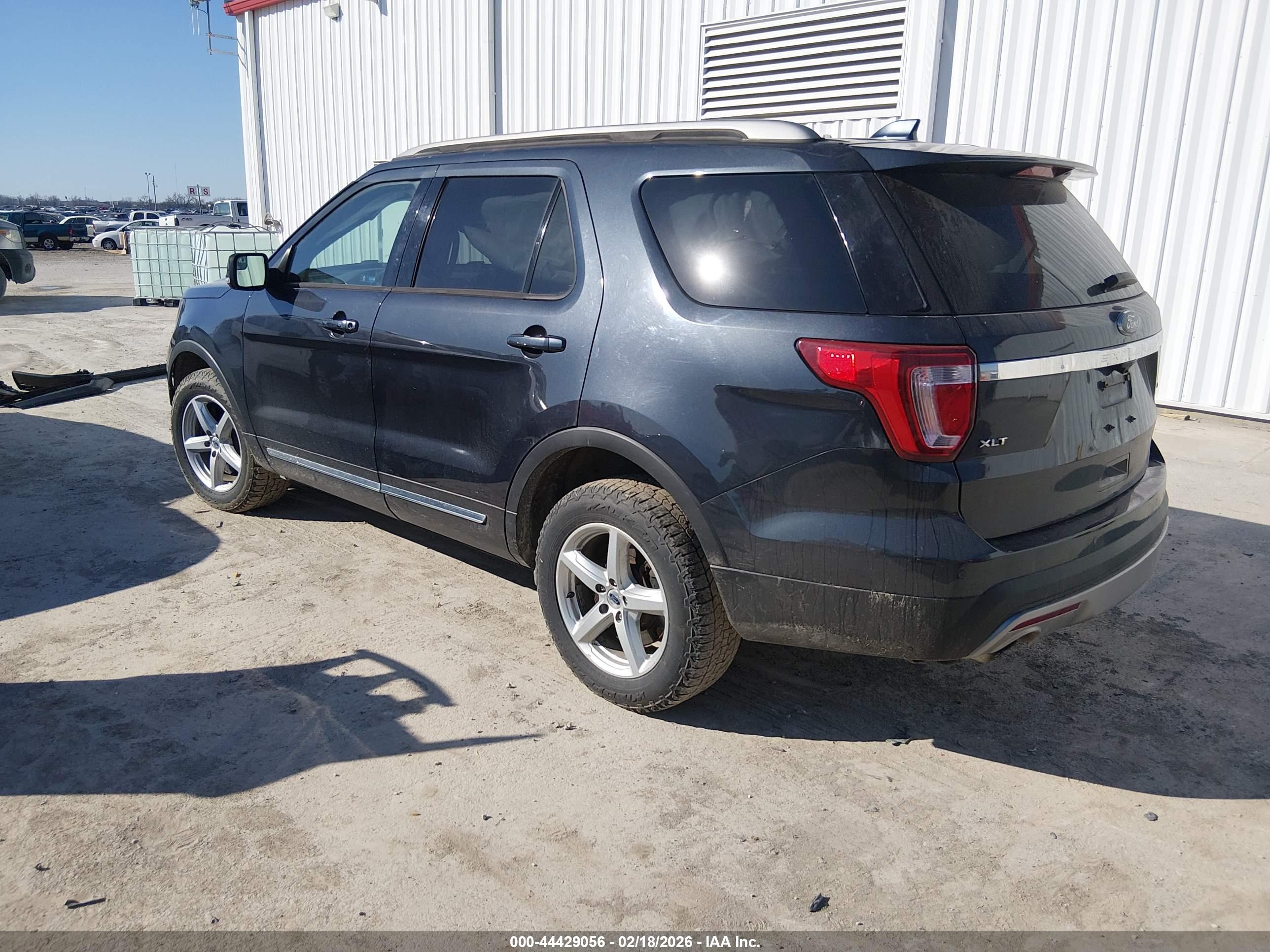 FORD EXPLORER image 3