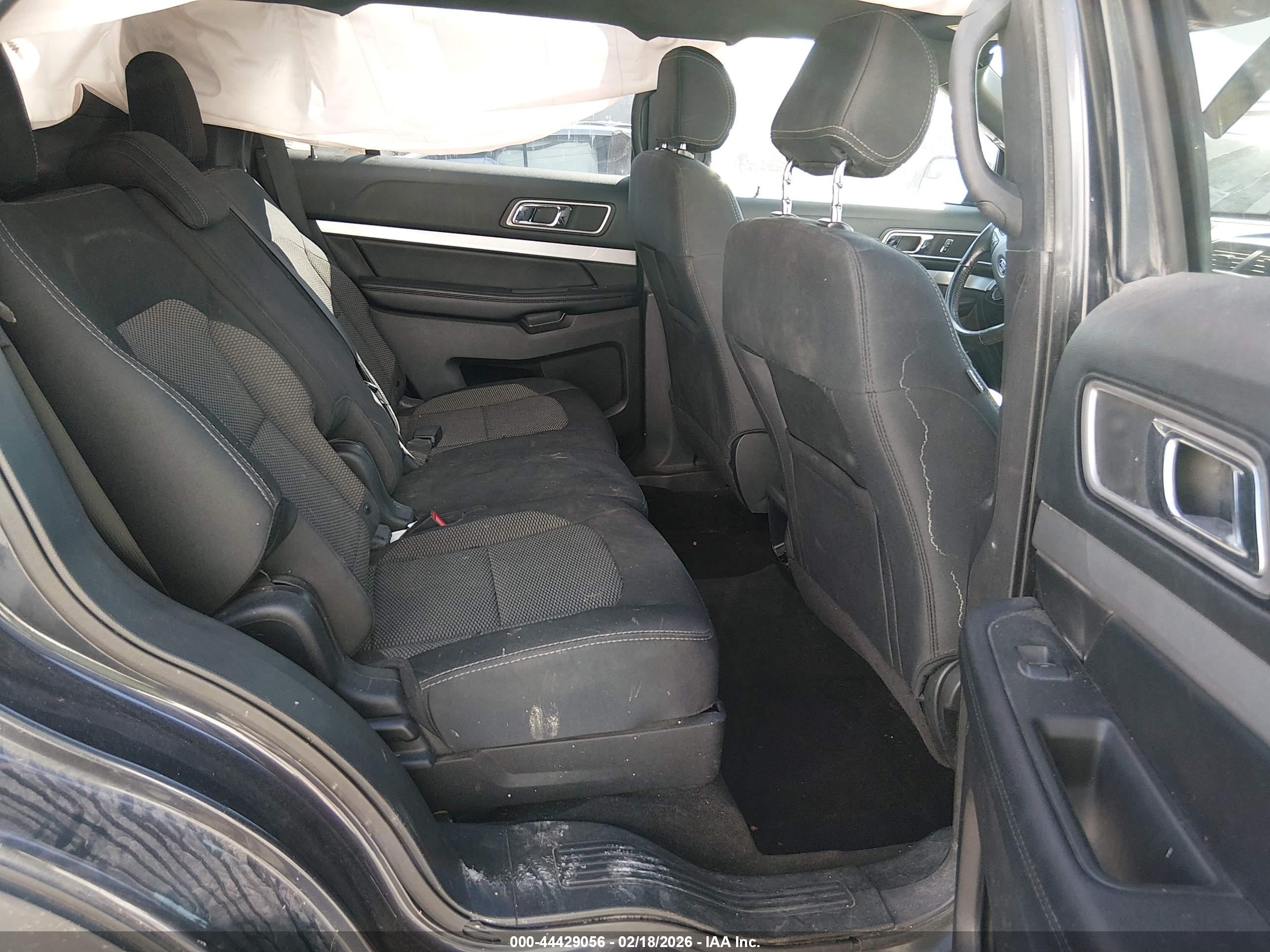FORD EXPLORER image 8