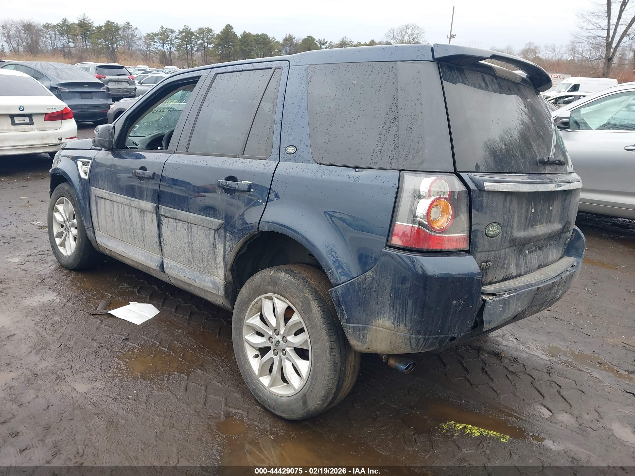 LAND ROVER image 3
