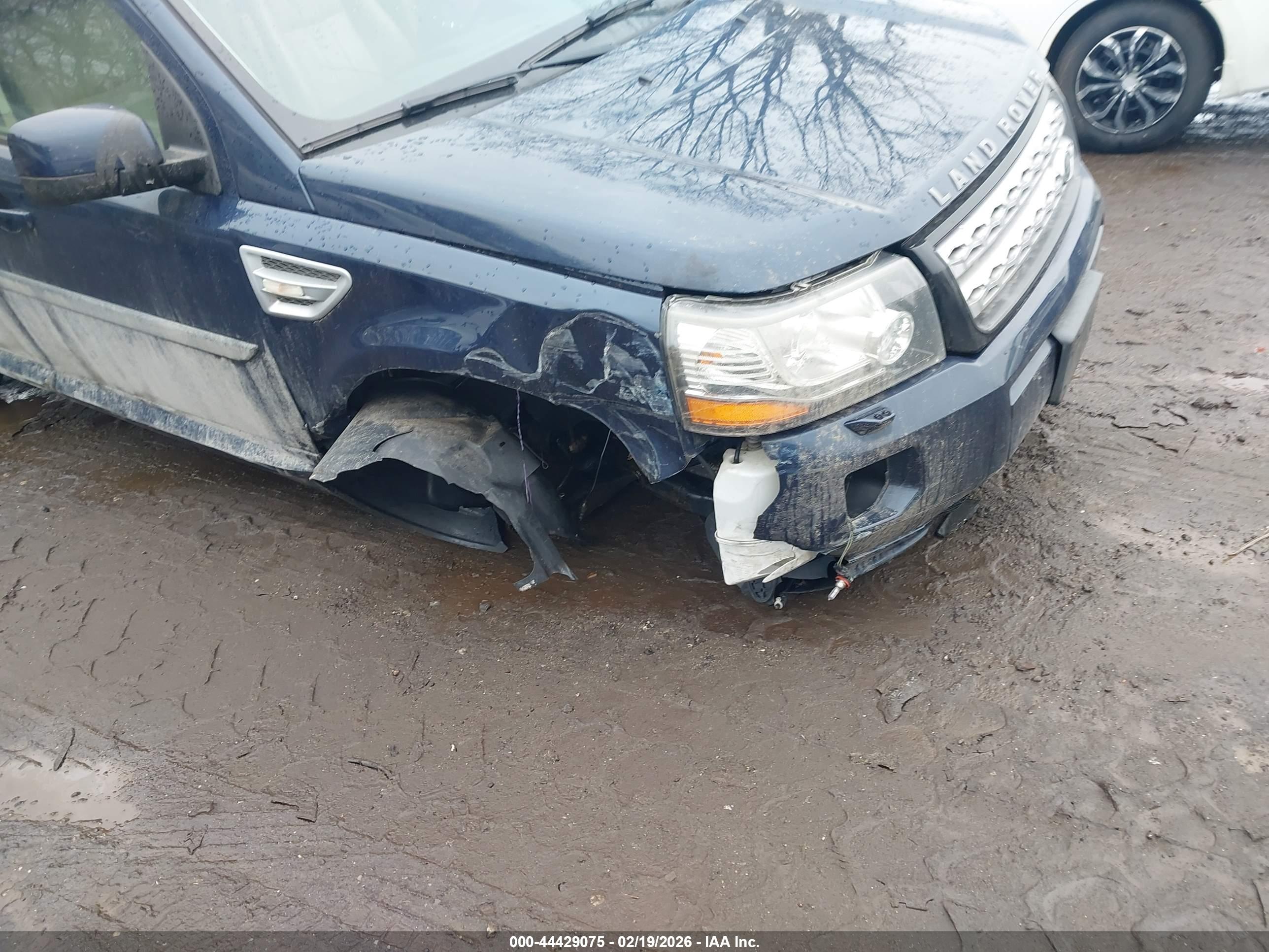 LAND ROVER image 6