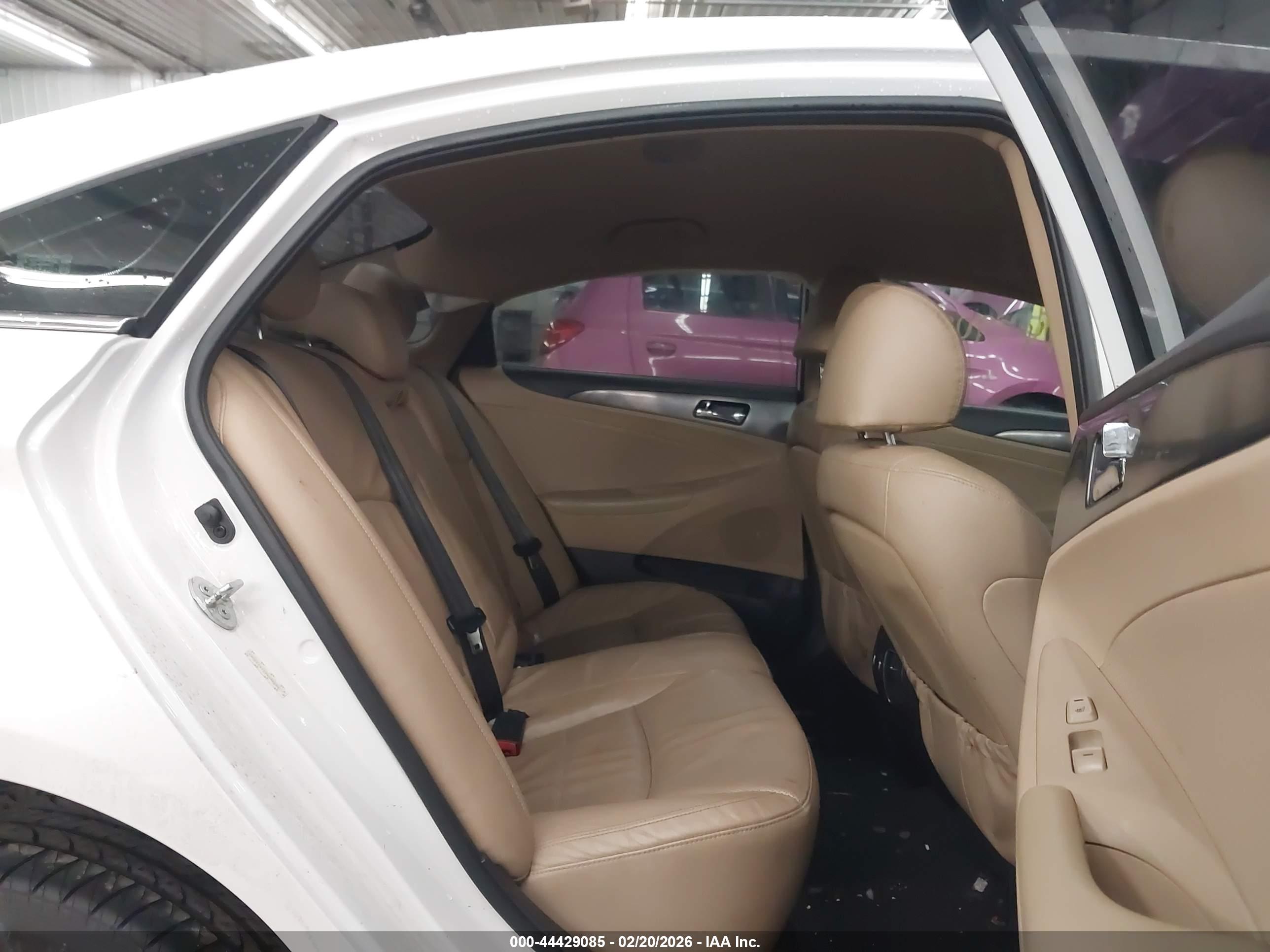 HYUNDAI SONATA image 8