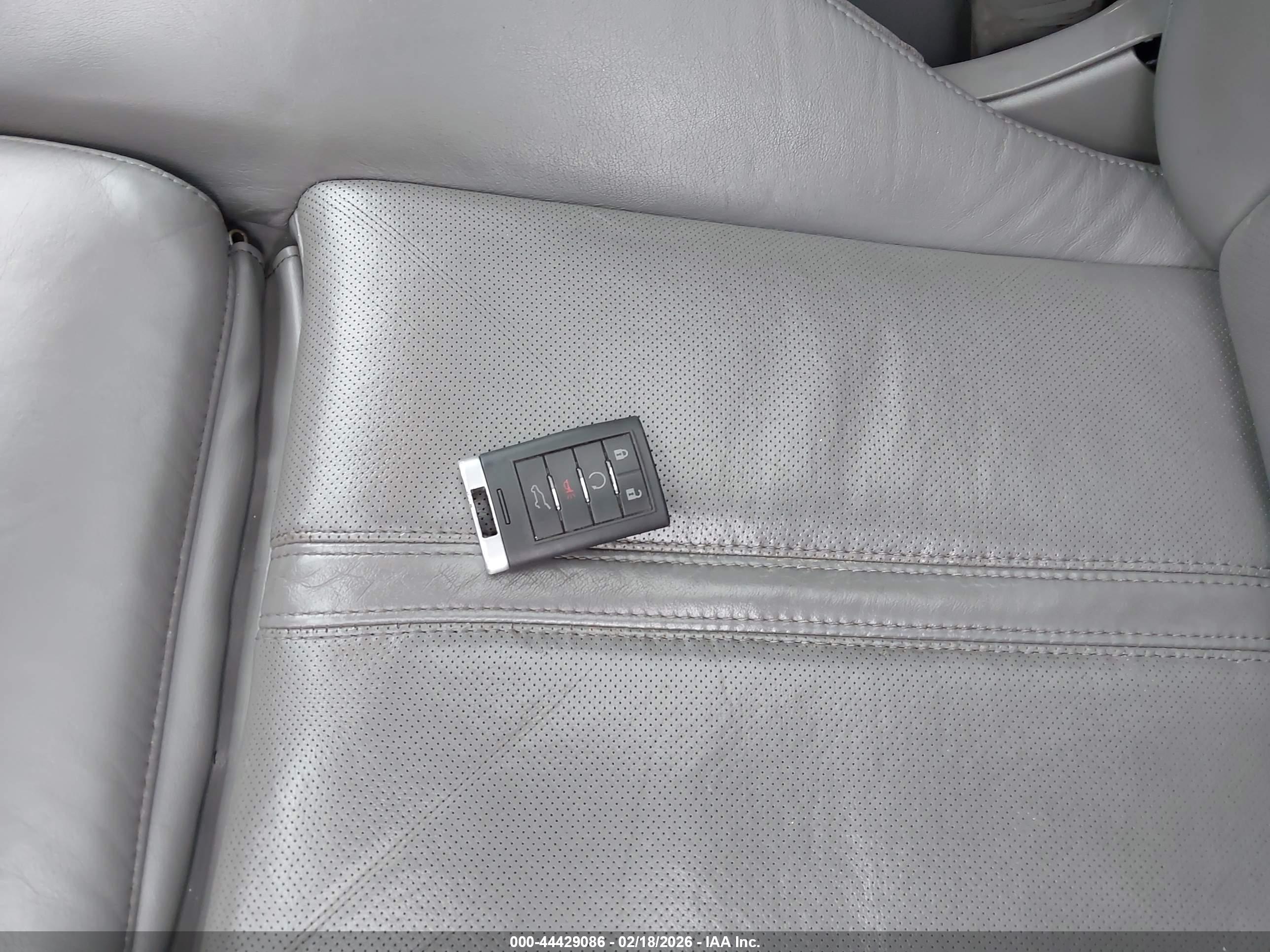 CADILLAC SRX image 11