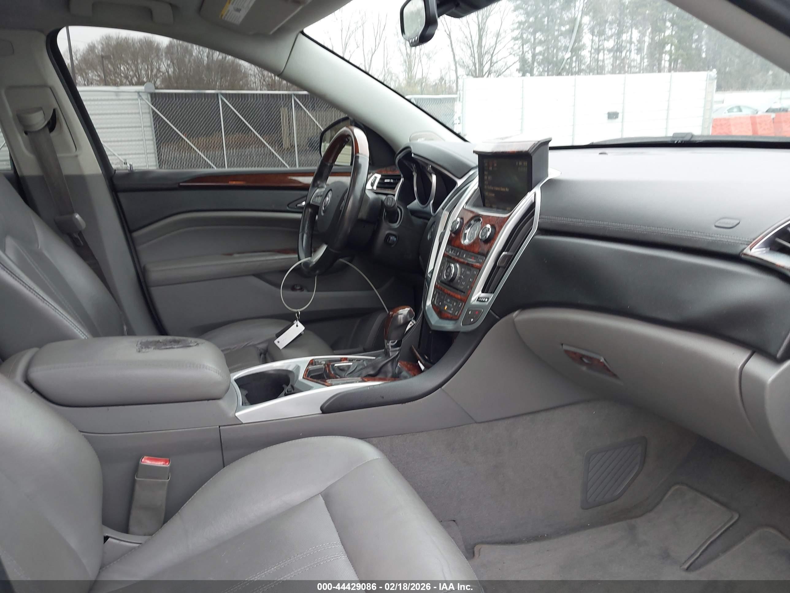 CADILLAC SRX image 5