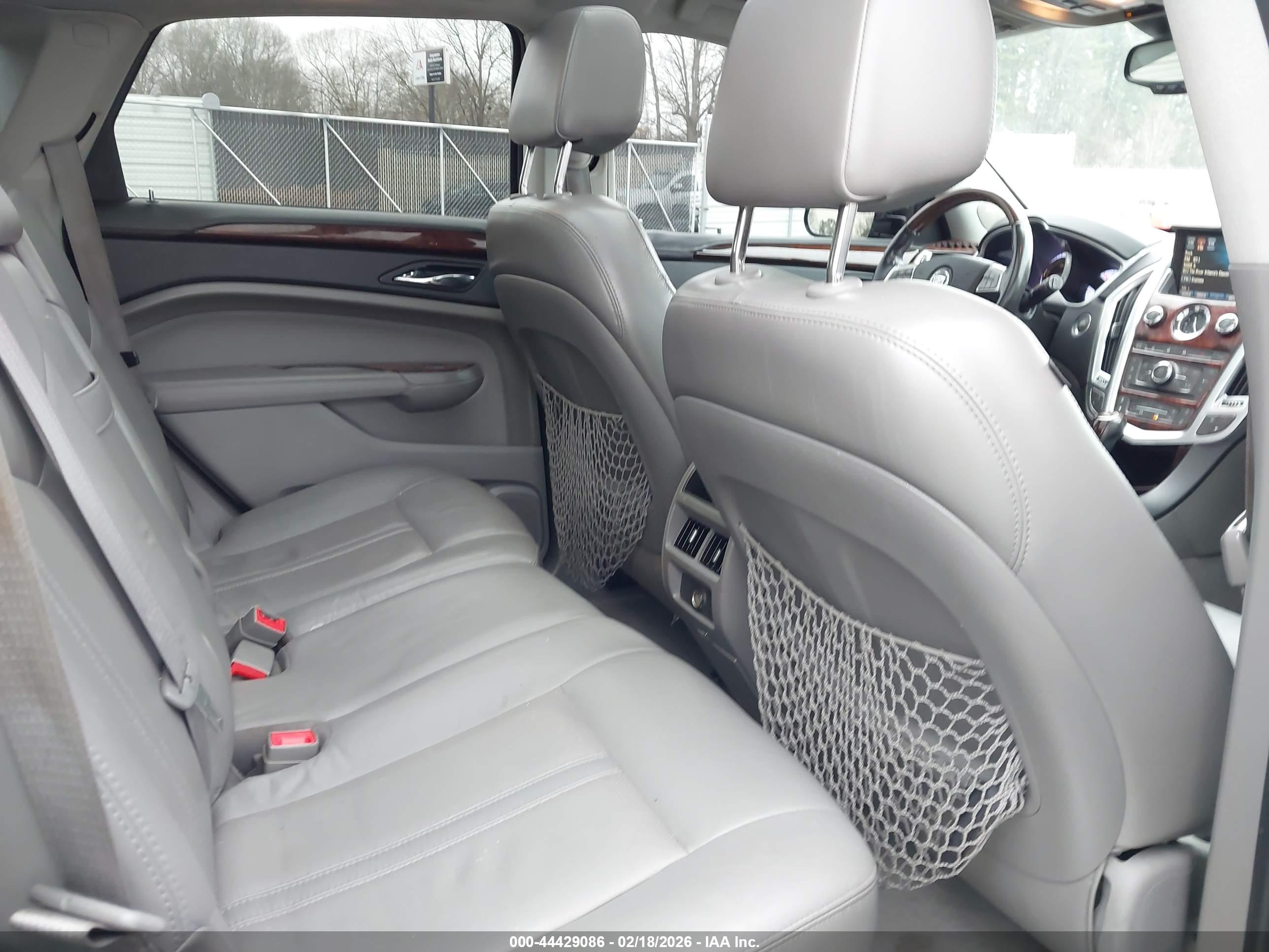 CADILLAC SRX image 8