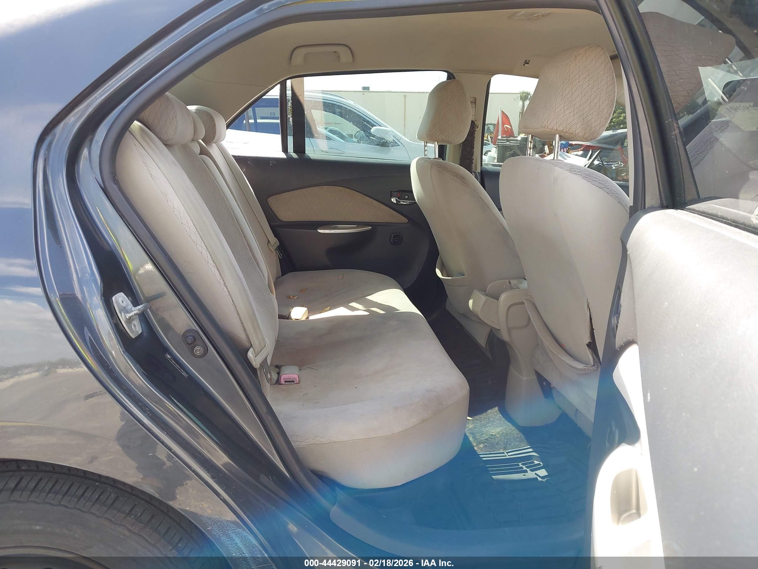 TOYOTA YARIS image 8
