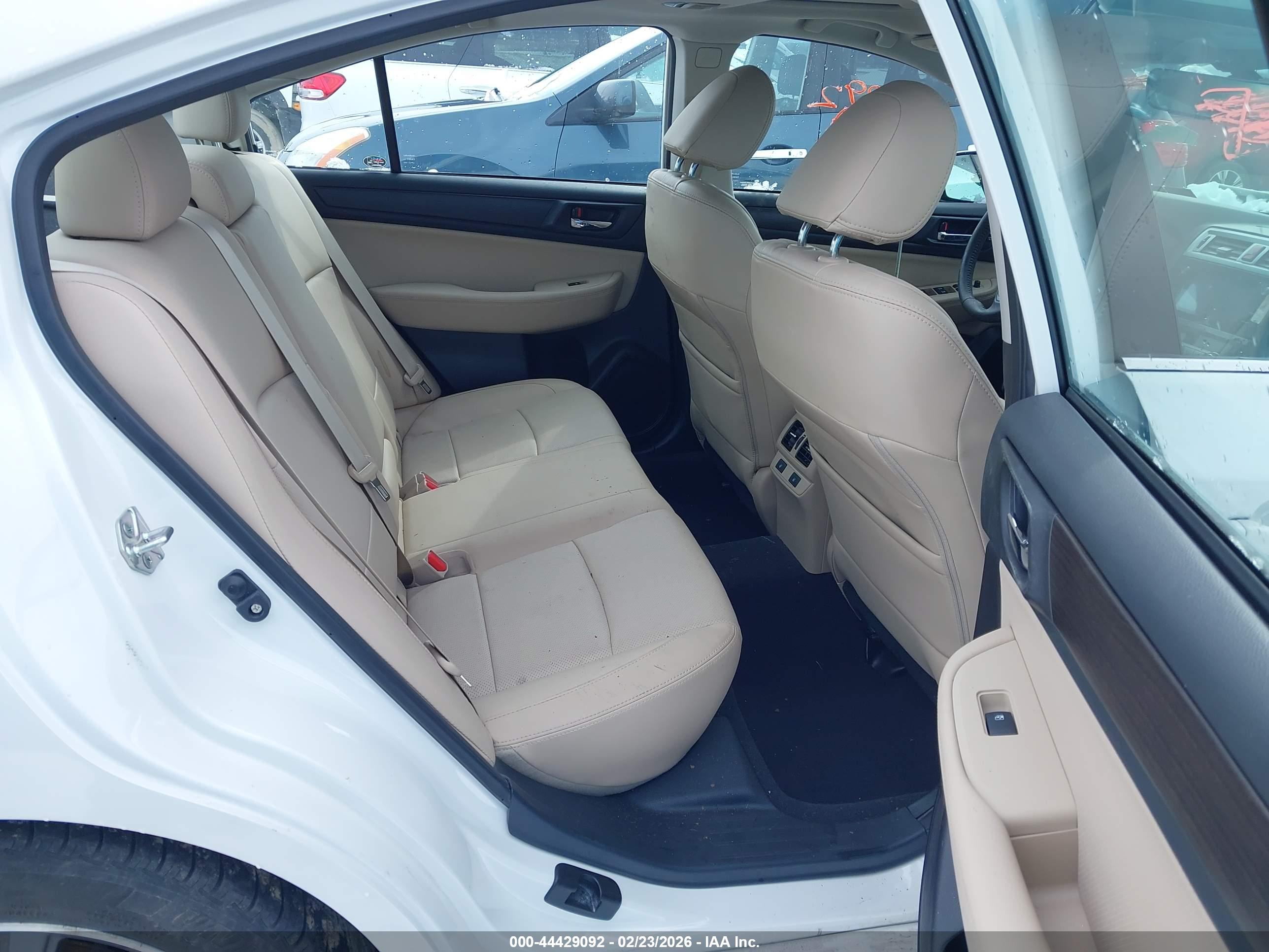 SUBARU LEGACY image 8