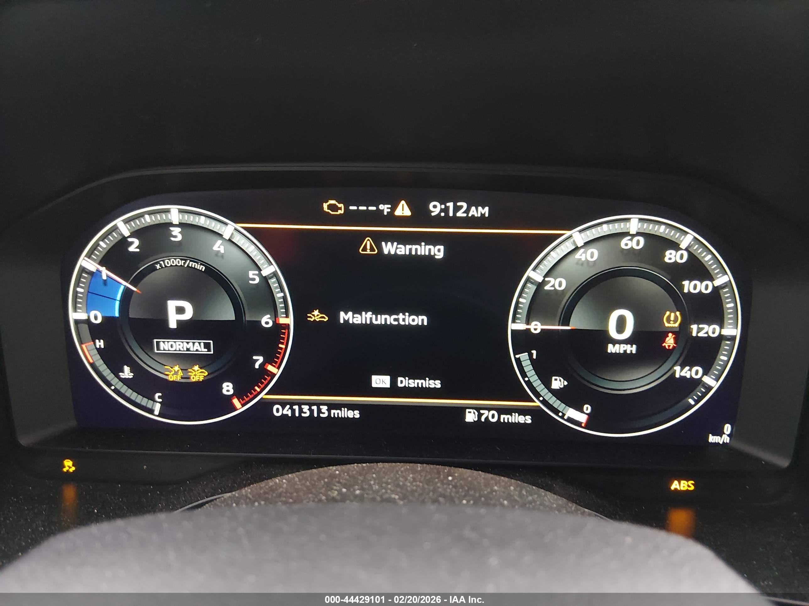 MITSUBISHI OUTLANDER image 7