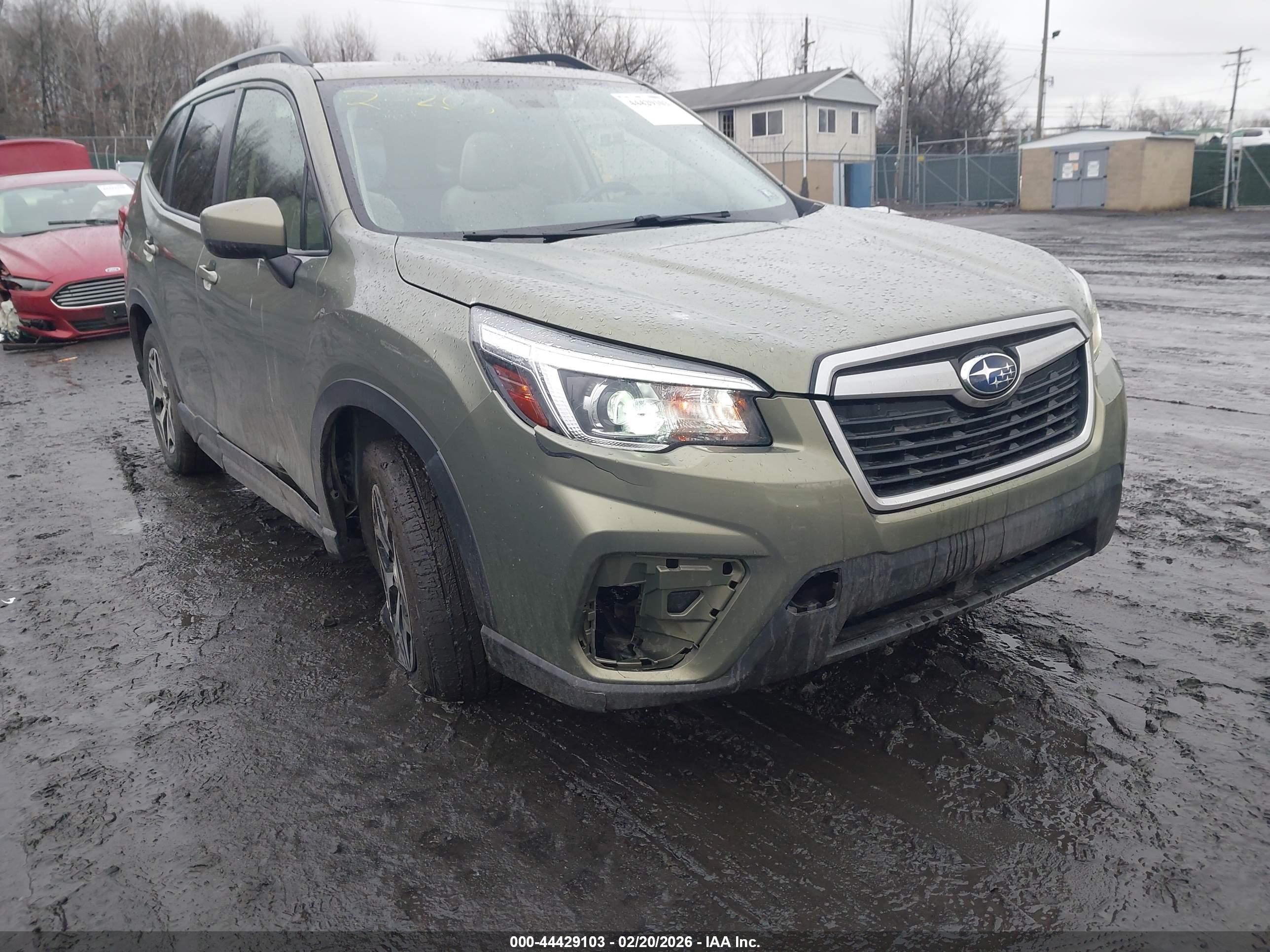 SUBARU FORESTER image 6