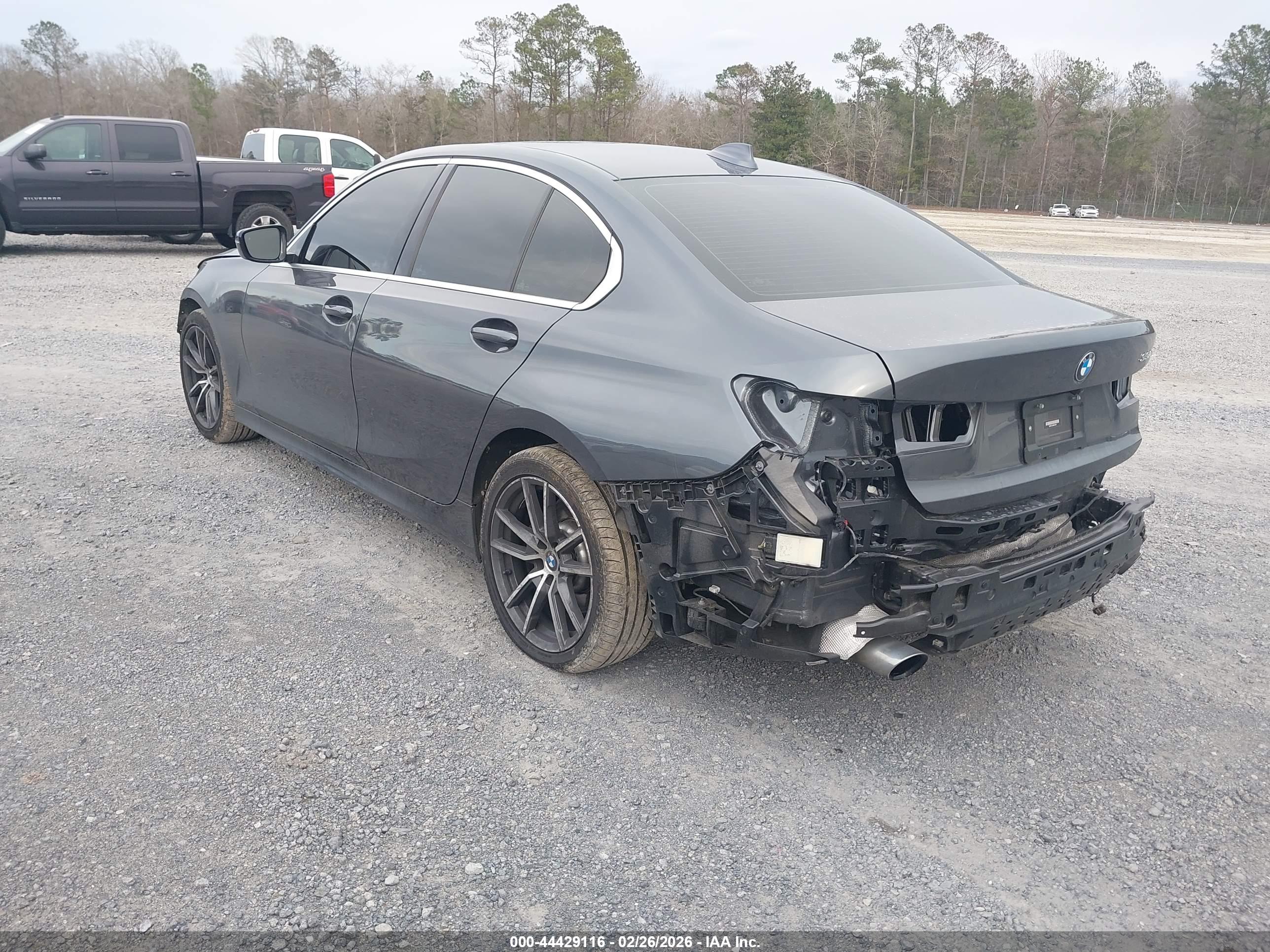 BMW 330I image 3