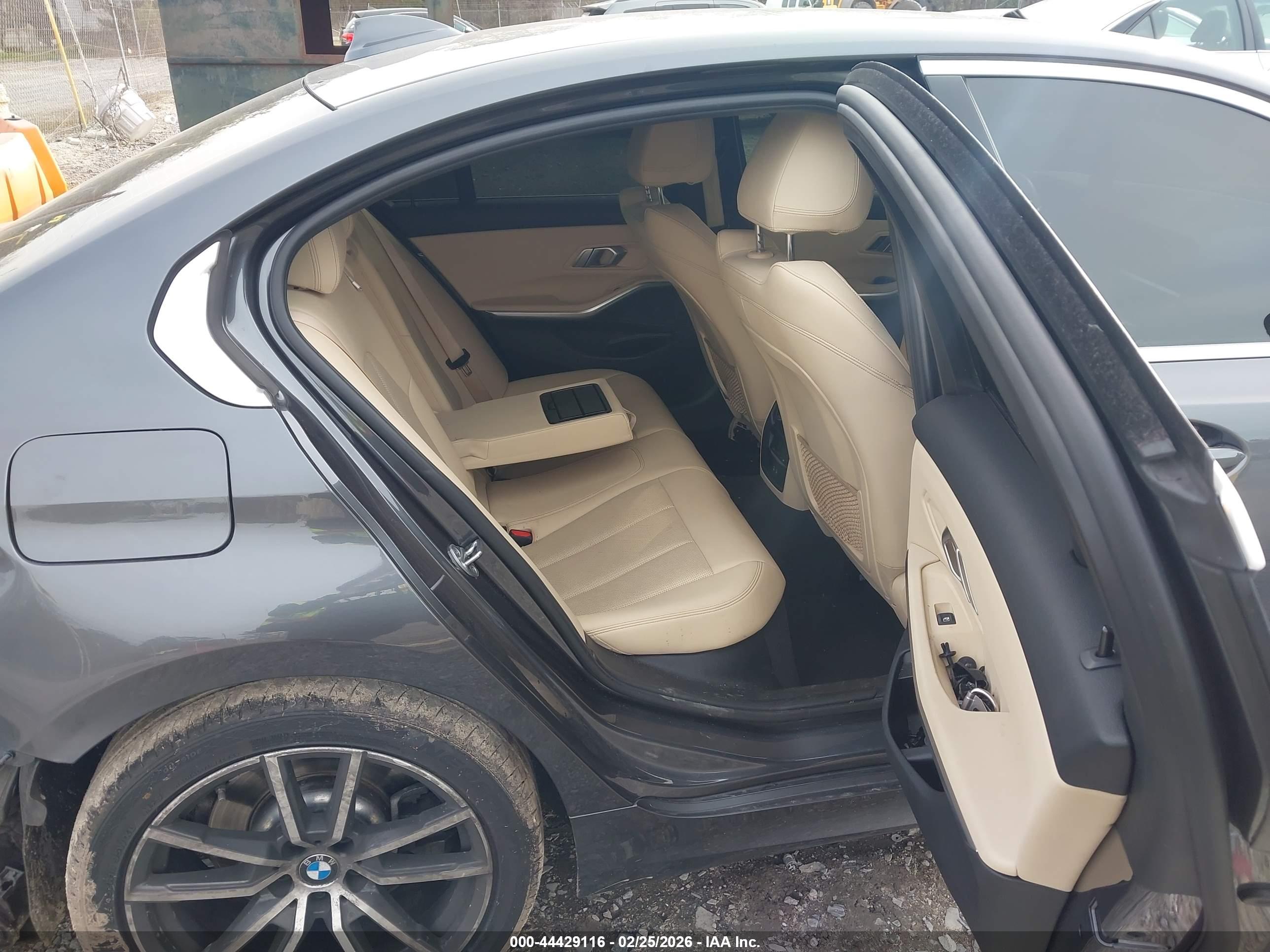 BMW 330I image 8