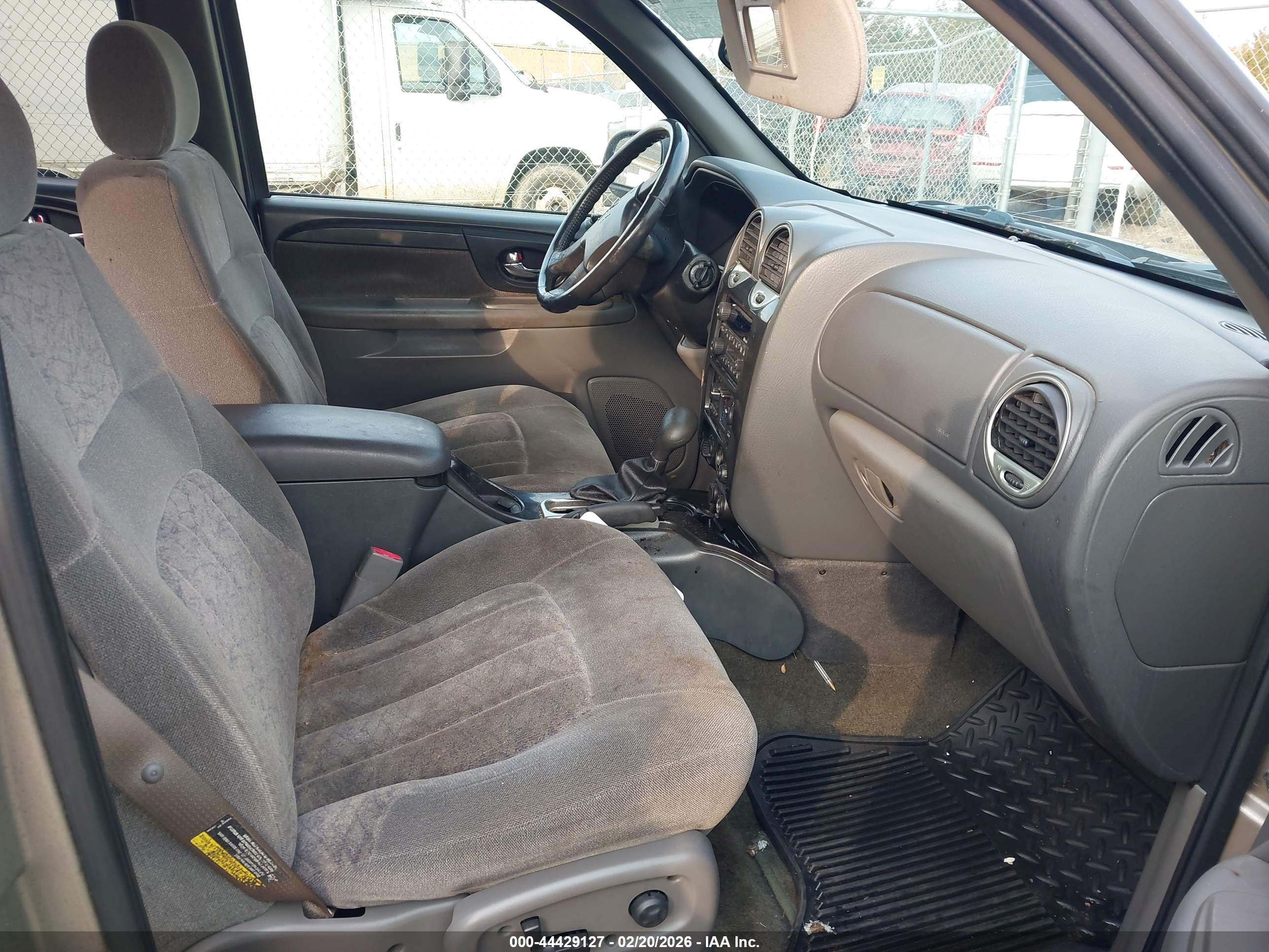 GMC ENVOY image 5