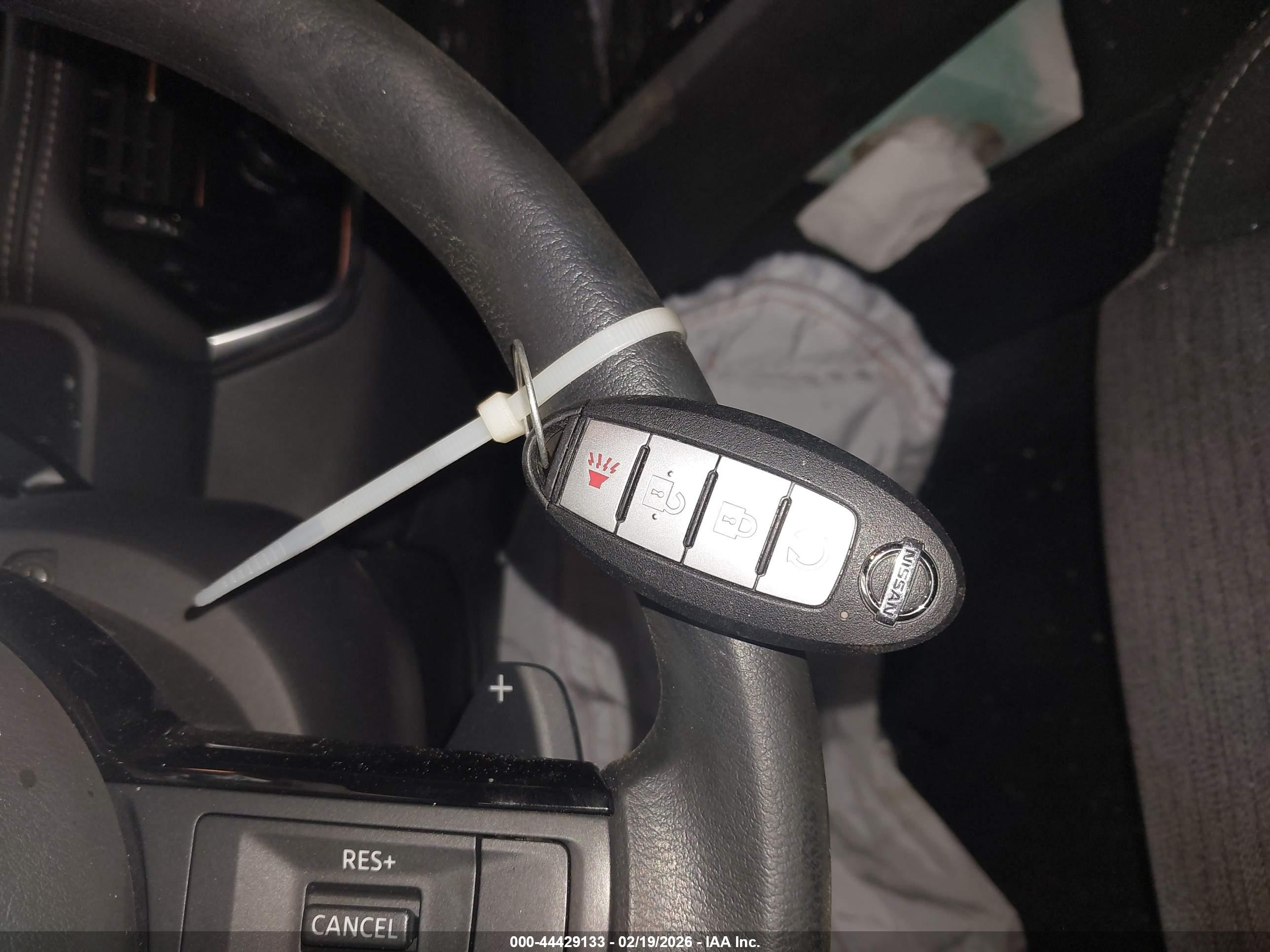 NISSAN ROGUE image 11