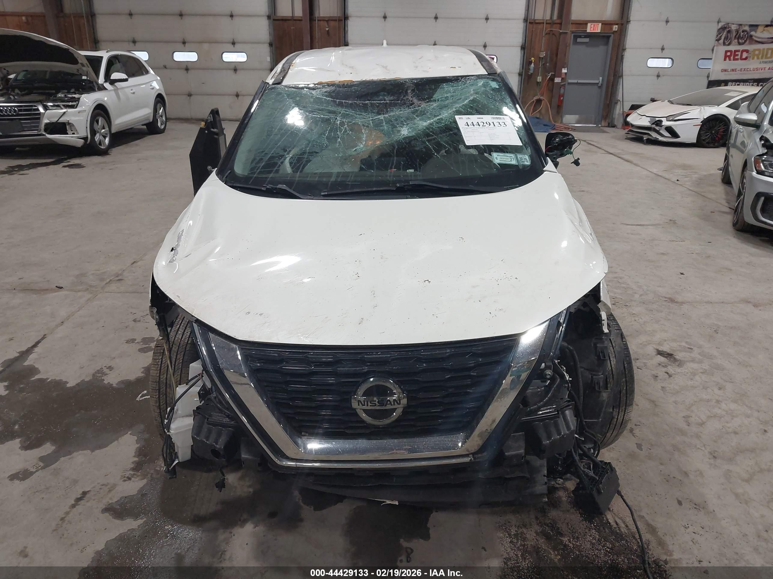 NISSAN ROGUE image 6