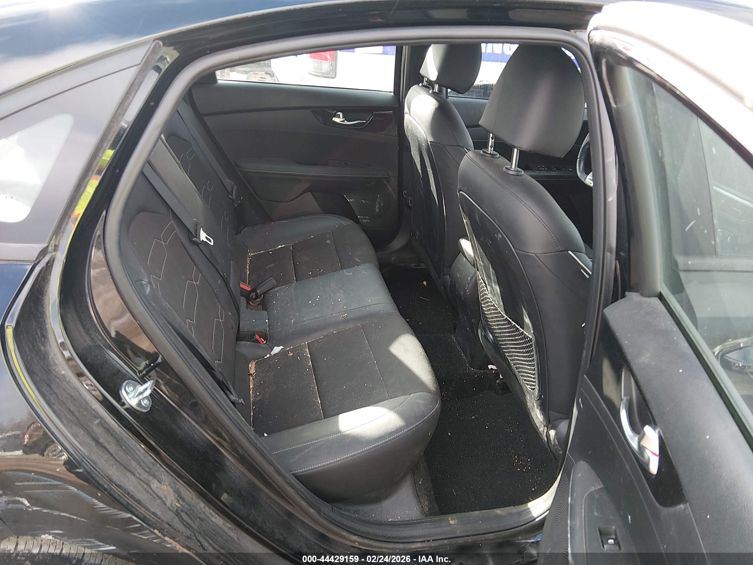 KIA FORTE image 8