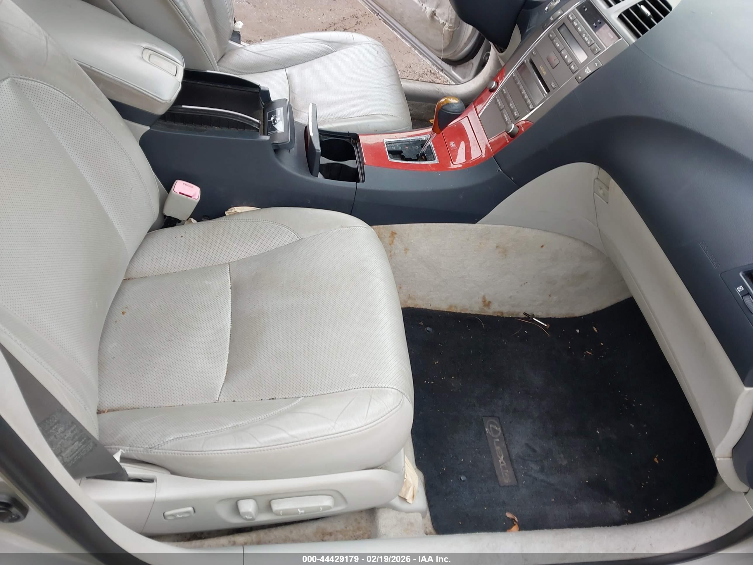 LEXUS ES image 5