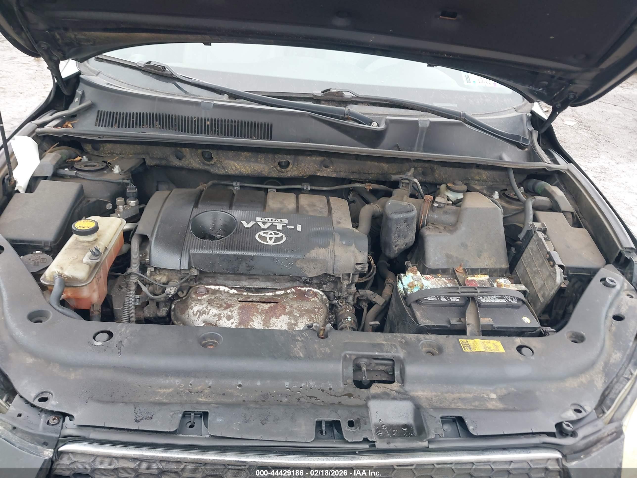 TOYOTA RAV4 image 10