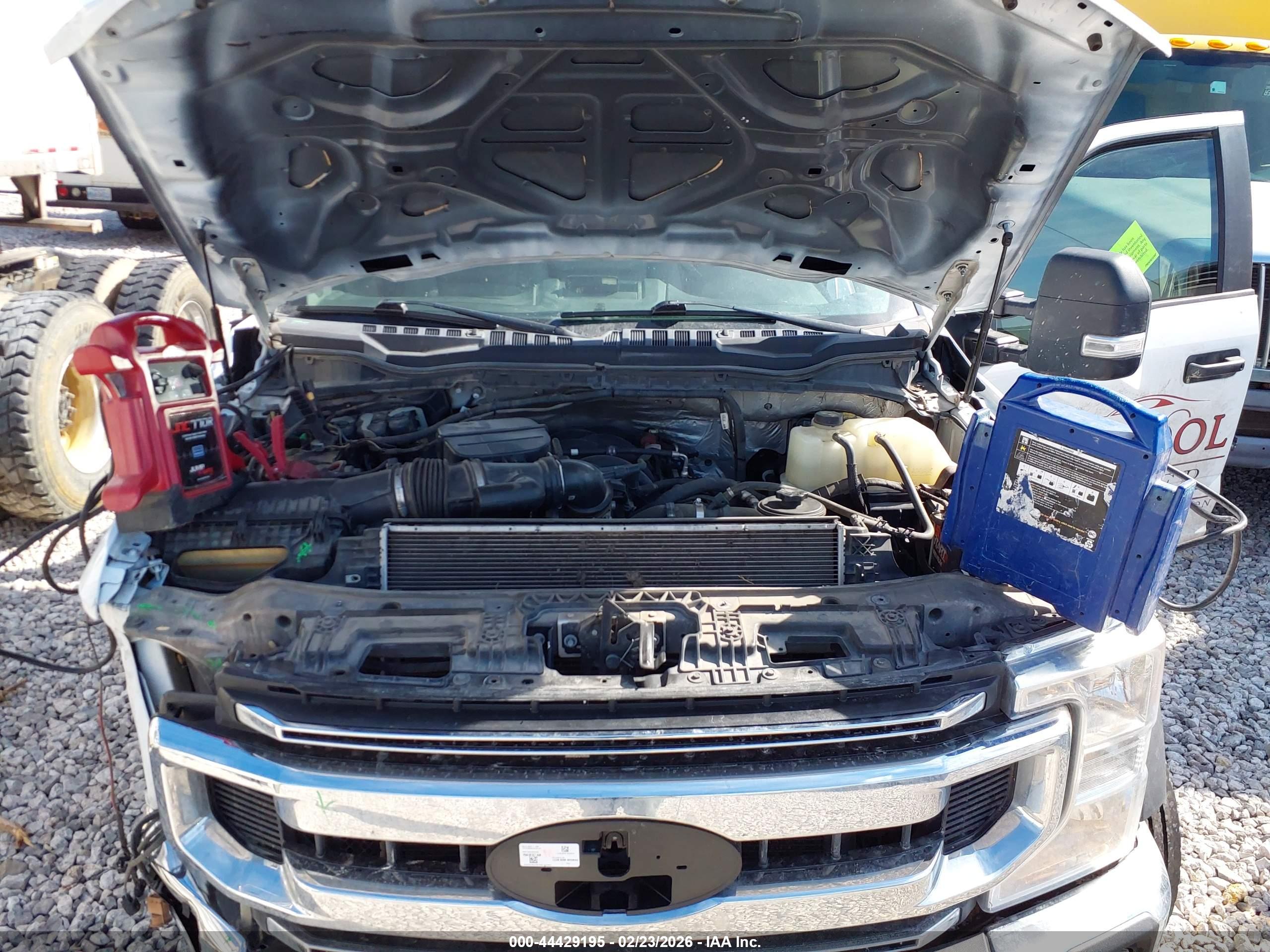 FORD F-600 image 10