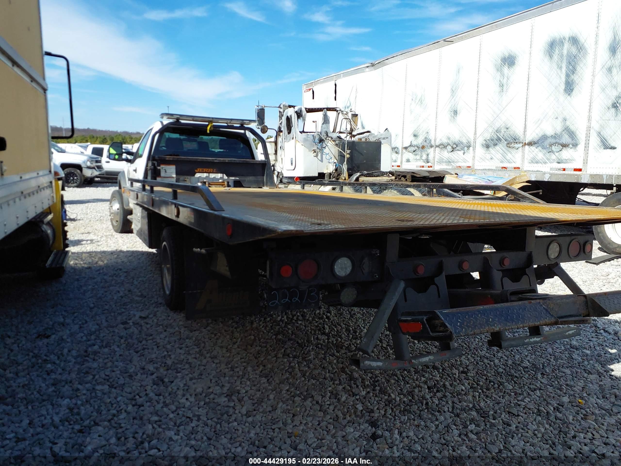 FORD F-600 image 3