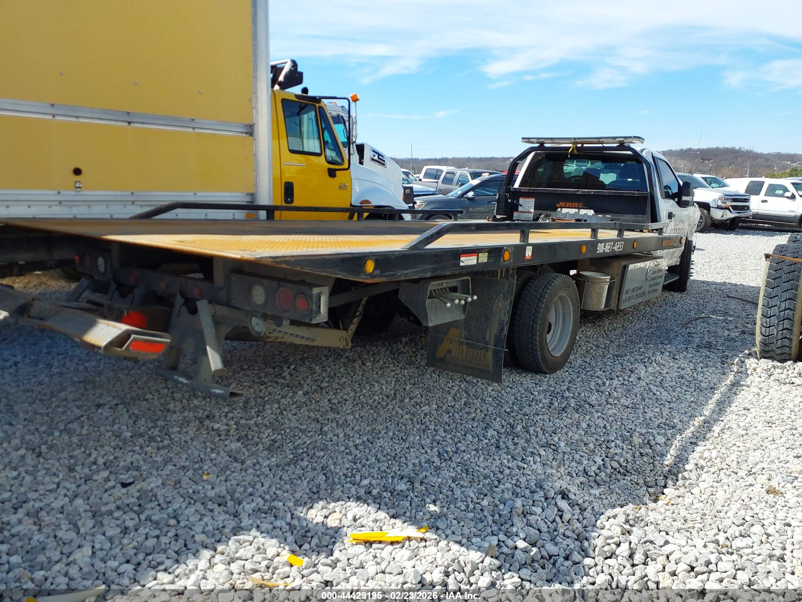 FORD F-600 image 4