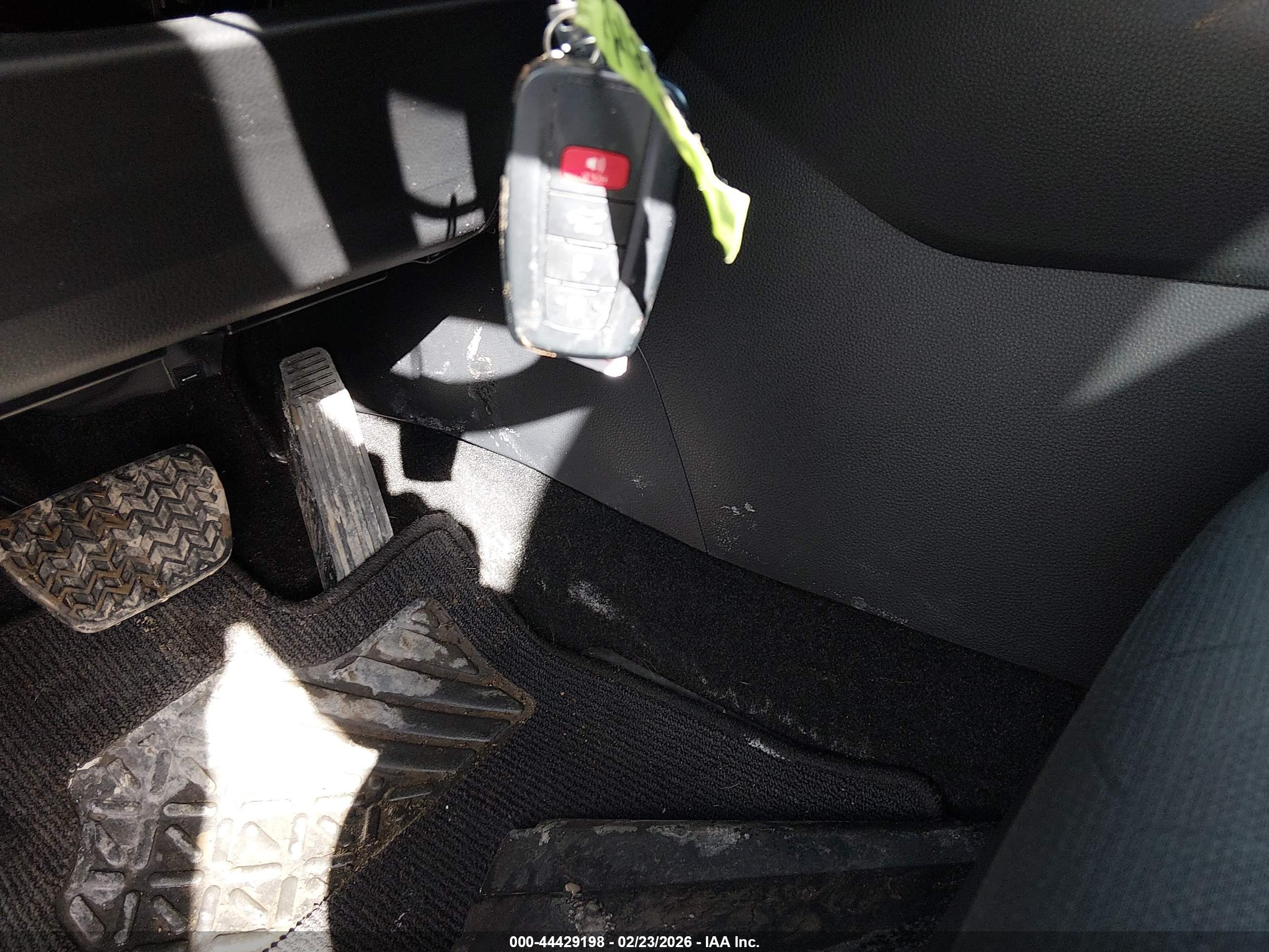 TOYOTA RAV4 image 11