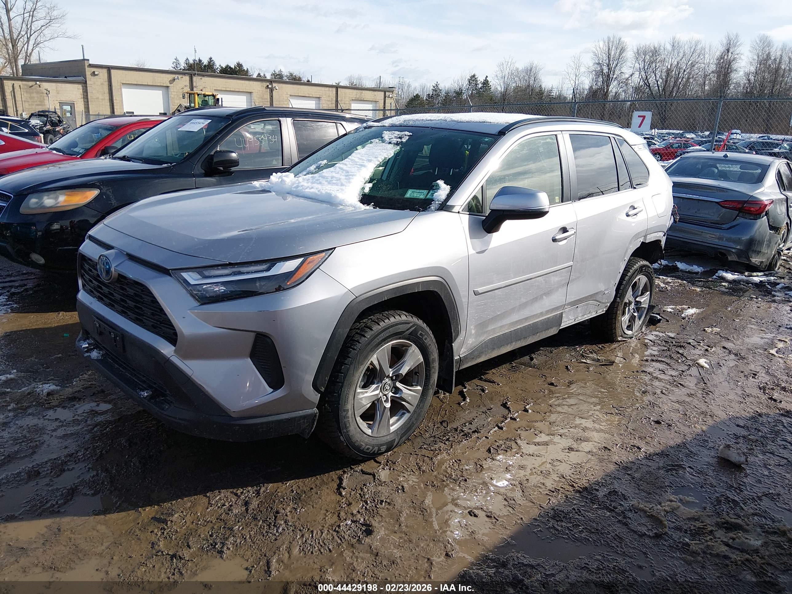 TOYOTA RAV4 image 2