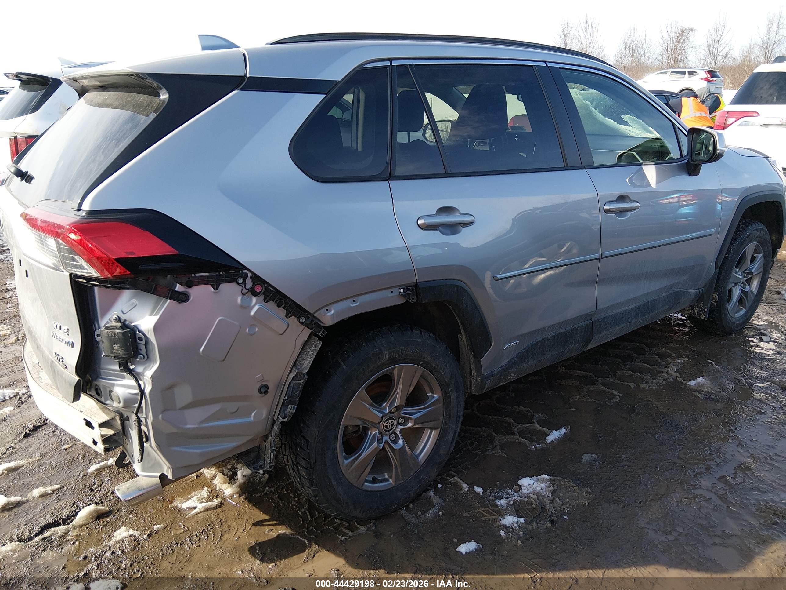 TOYOTA RAV4 image 4