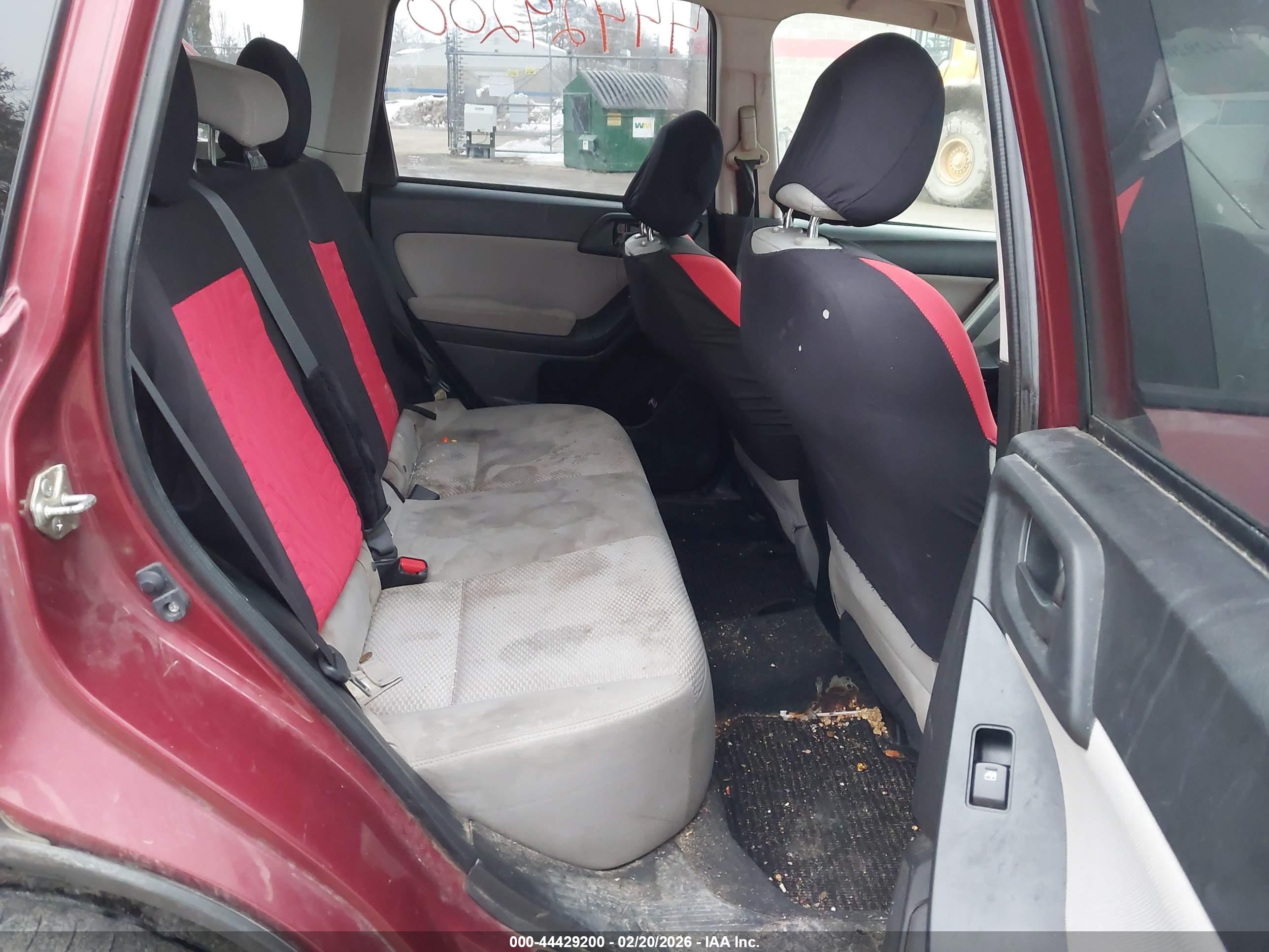 SUBARU FORESTER image 8