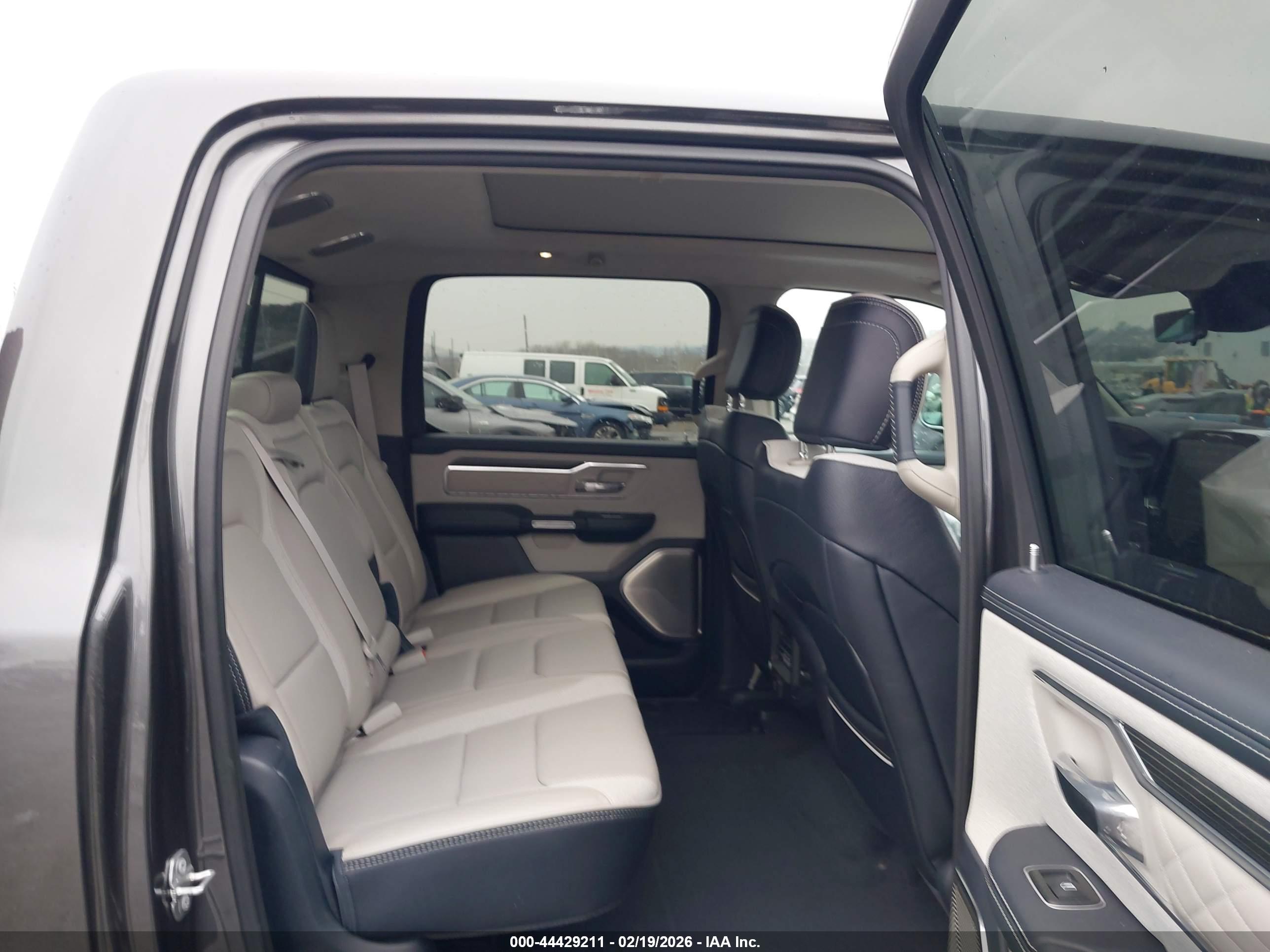 RAM 1500 image 8
