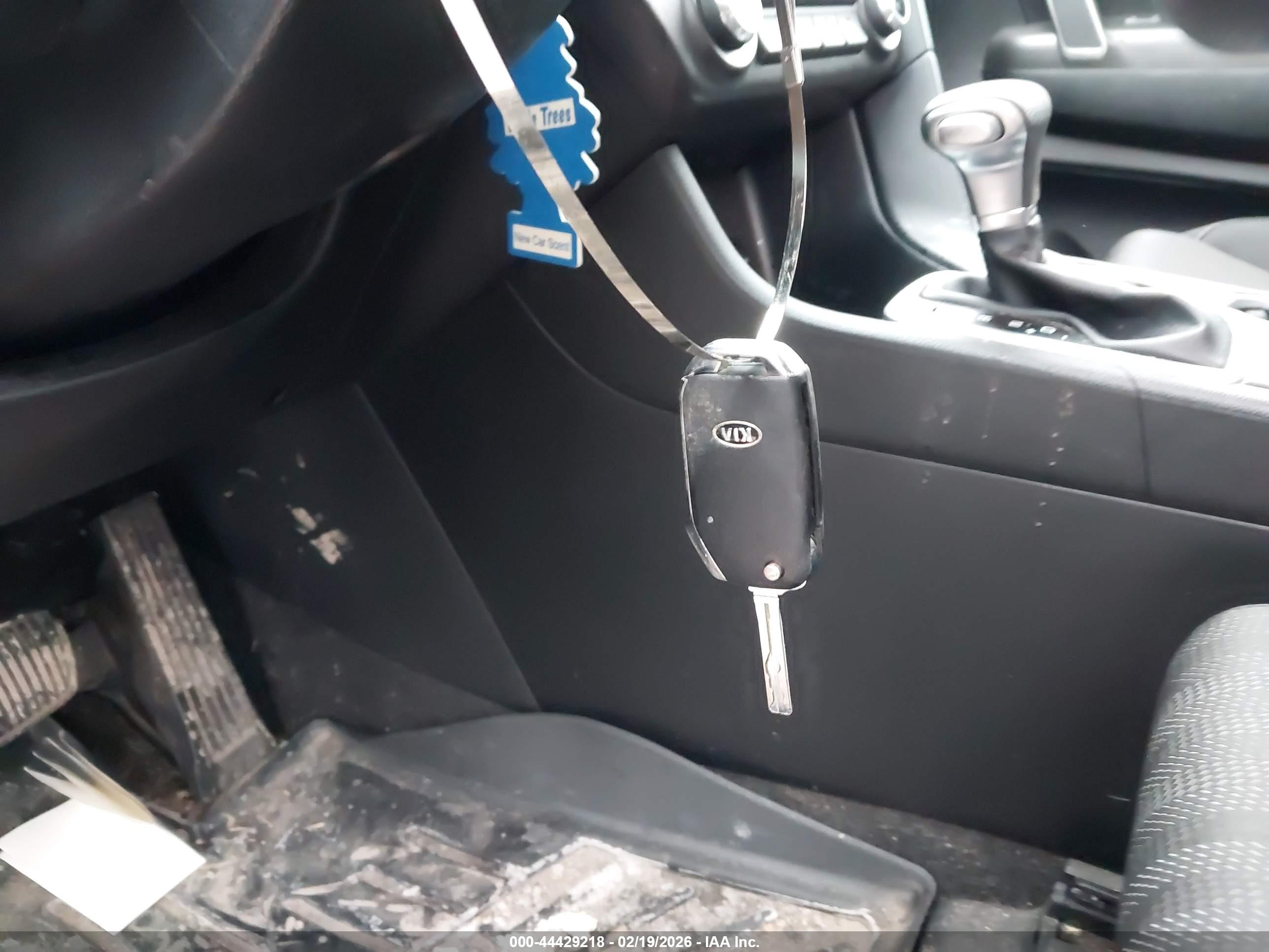 KIA SPORTAGE image 11