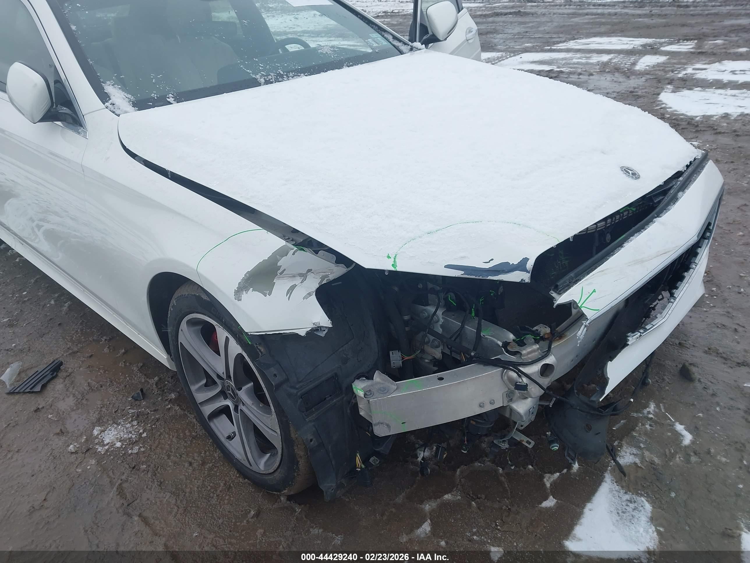 MERCEDES-BENZ E image 6