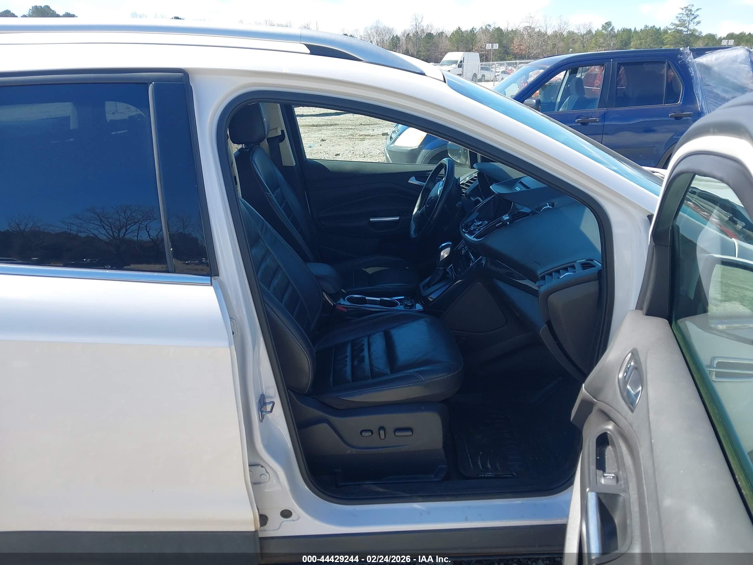 FORD ESCAPE image 5