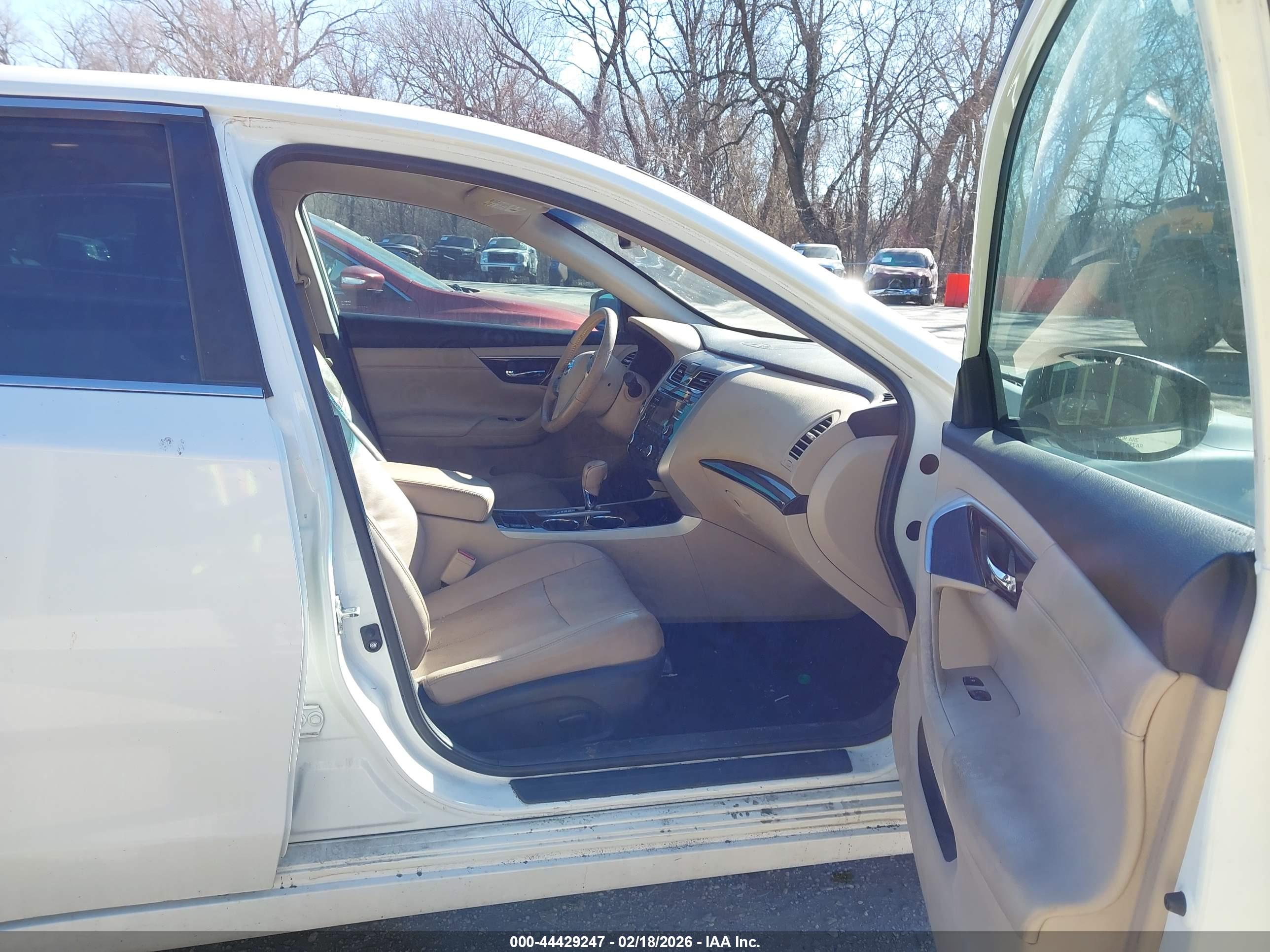 NISSAN ALTIMA image 5