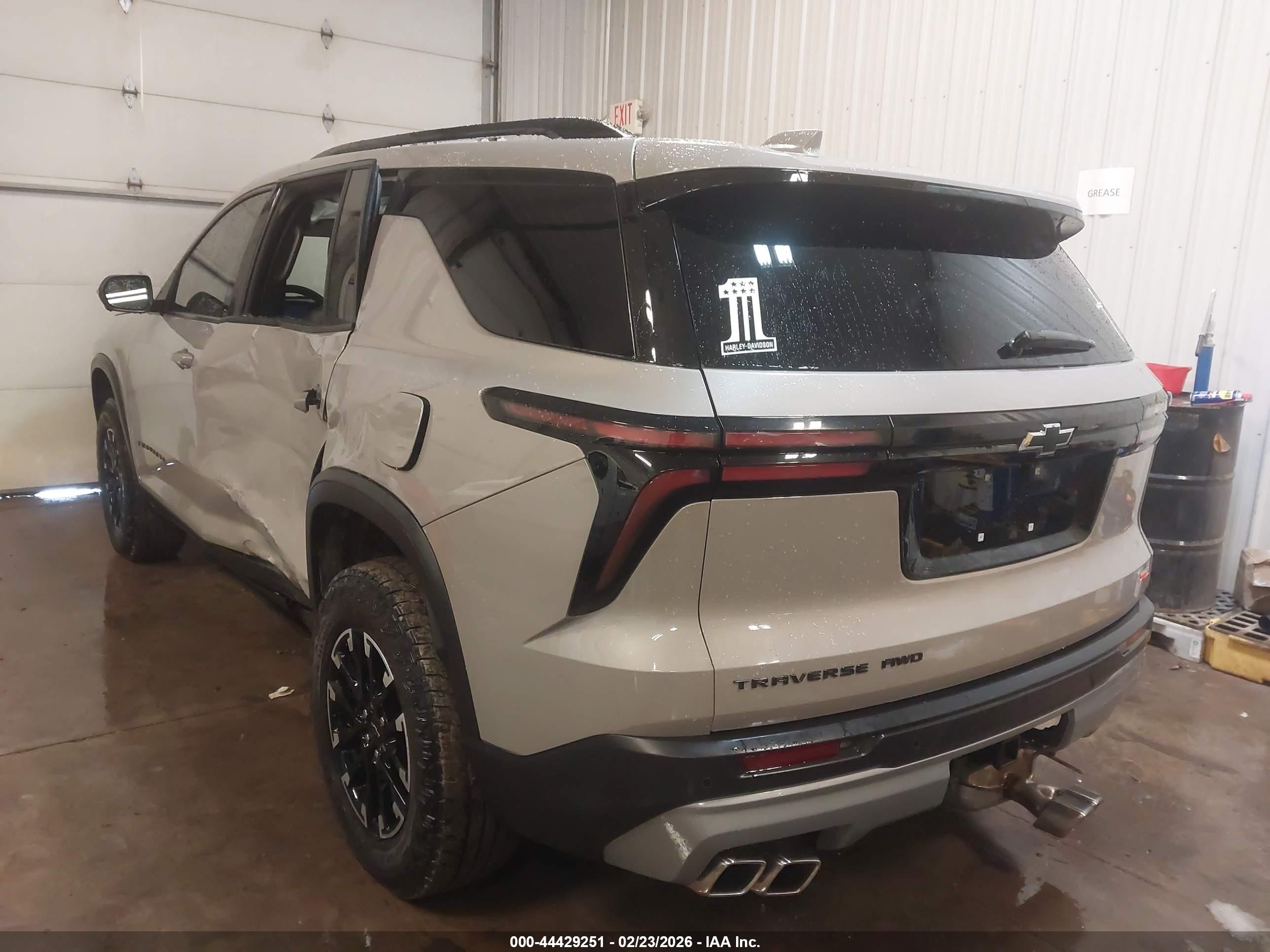 CHEVROLET TRAVERSE image 3