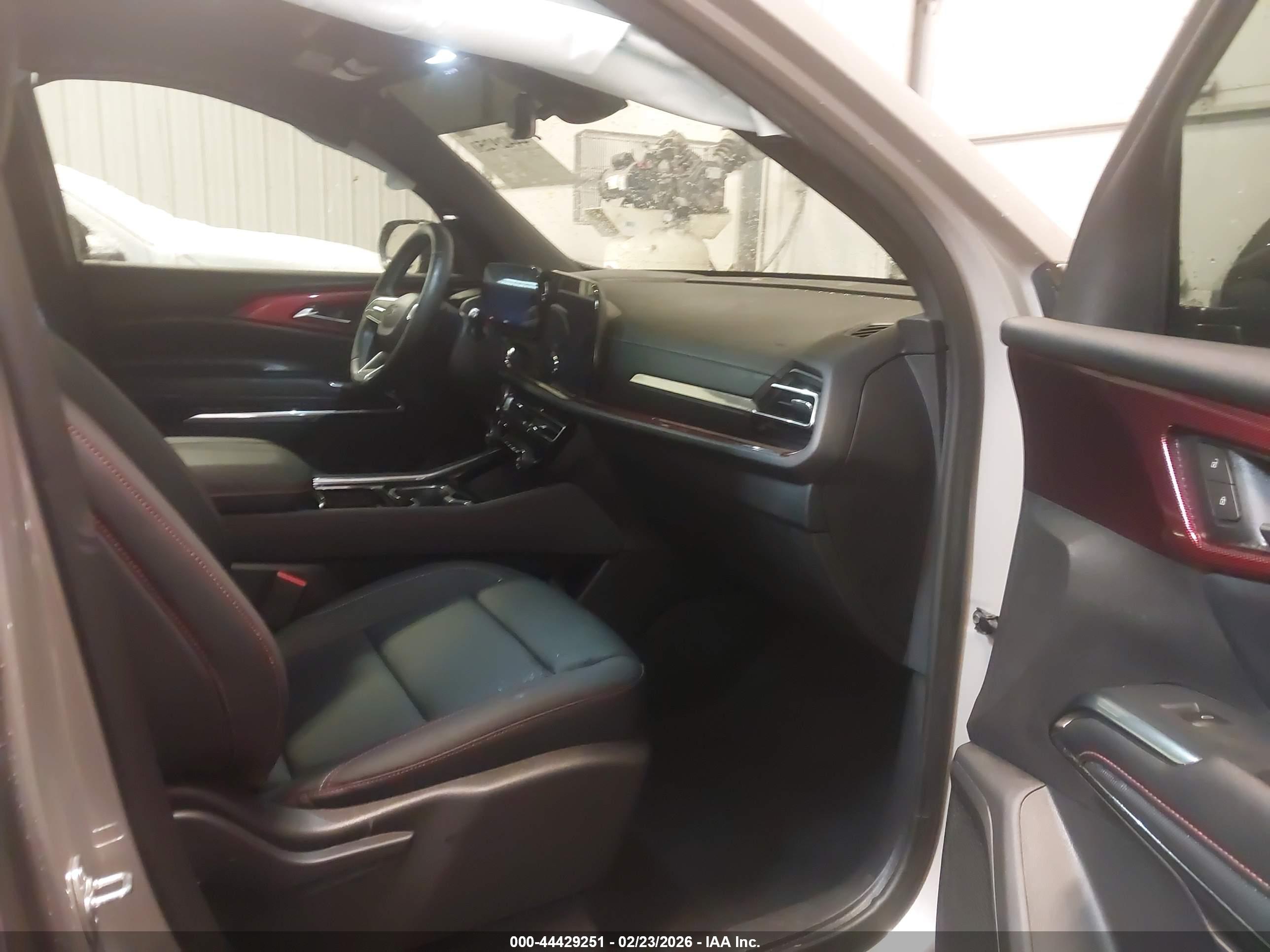 CHEVROLET TRAVERSE image 5
