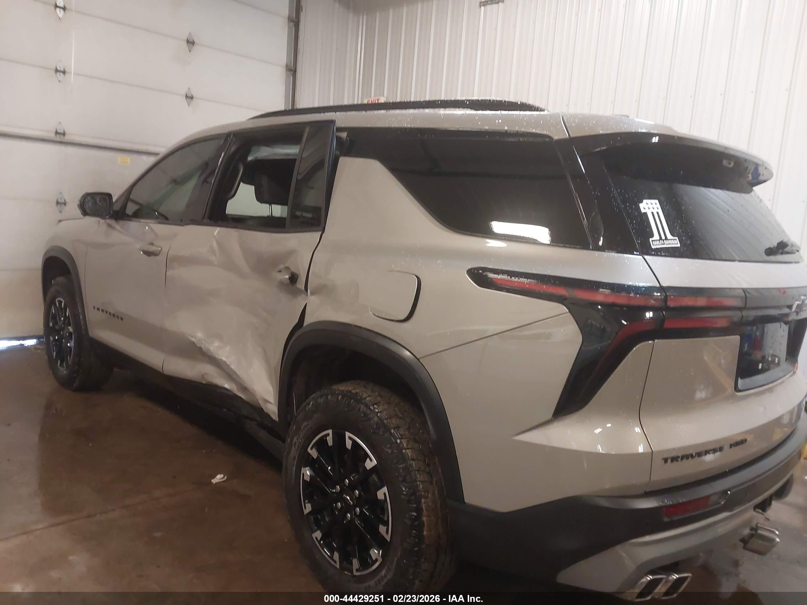 CHEVROLET TRAVERSE image 6