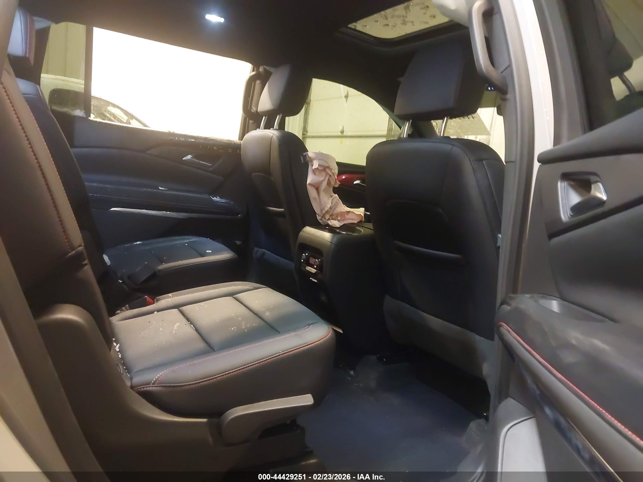 CHEVROLET TRAVERSE image 8