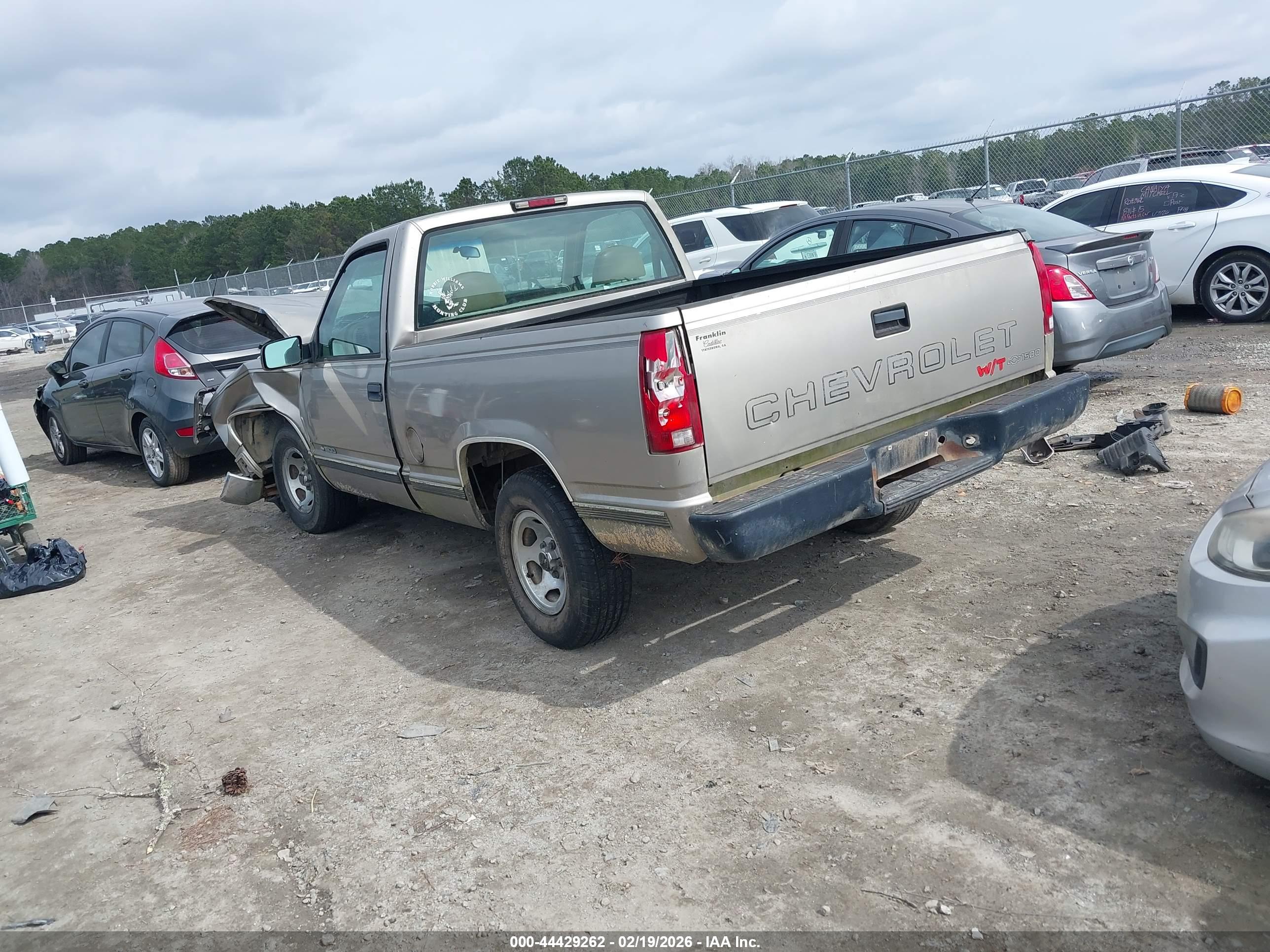 CHEVROLET C1500 image 3