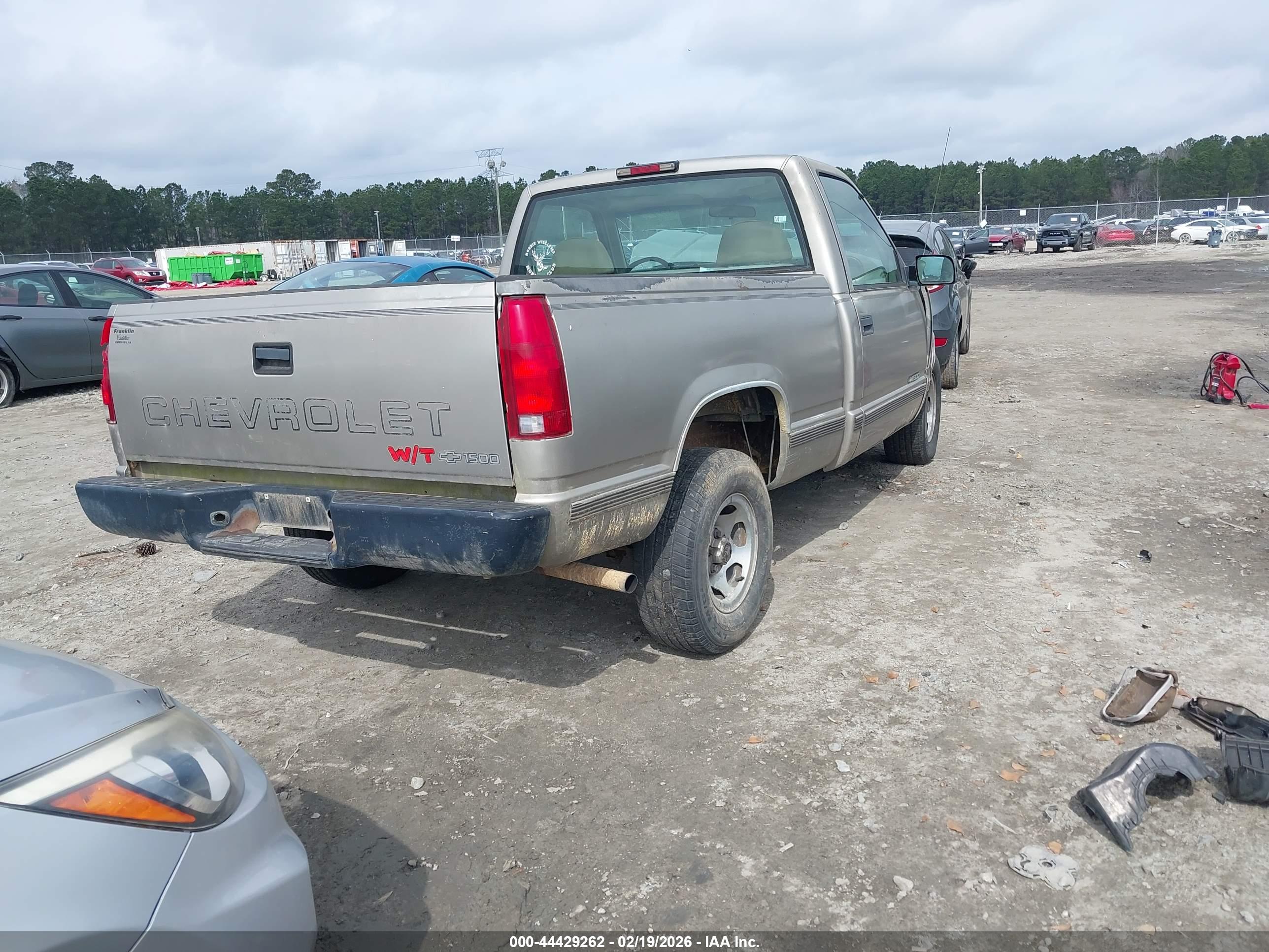 CHEVROLET C1500 image 4