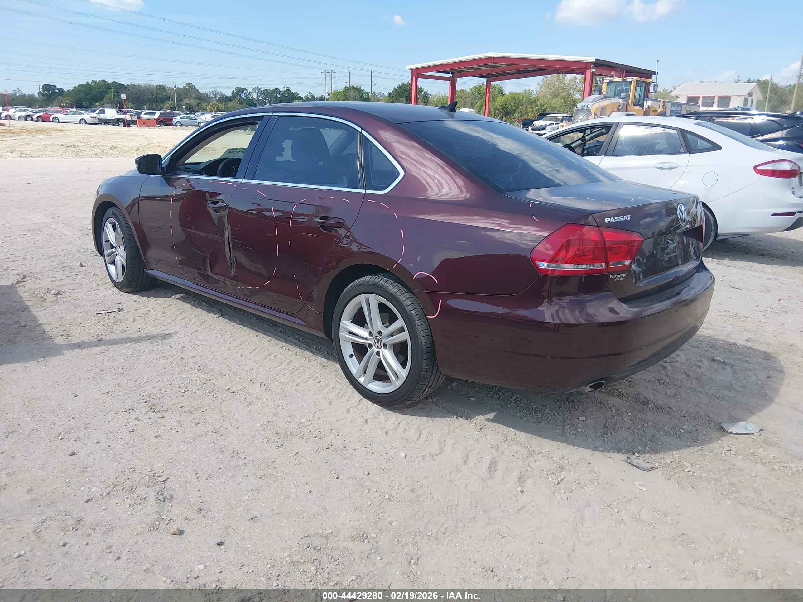 VOLKSWAGEN PASSAT image 3
