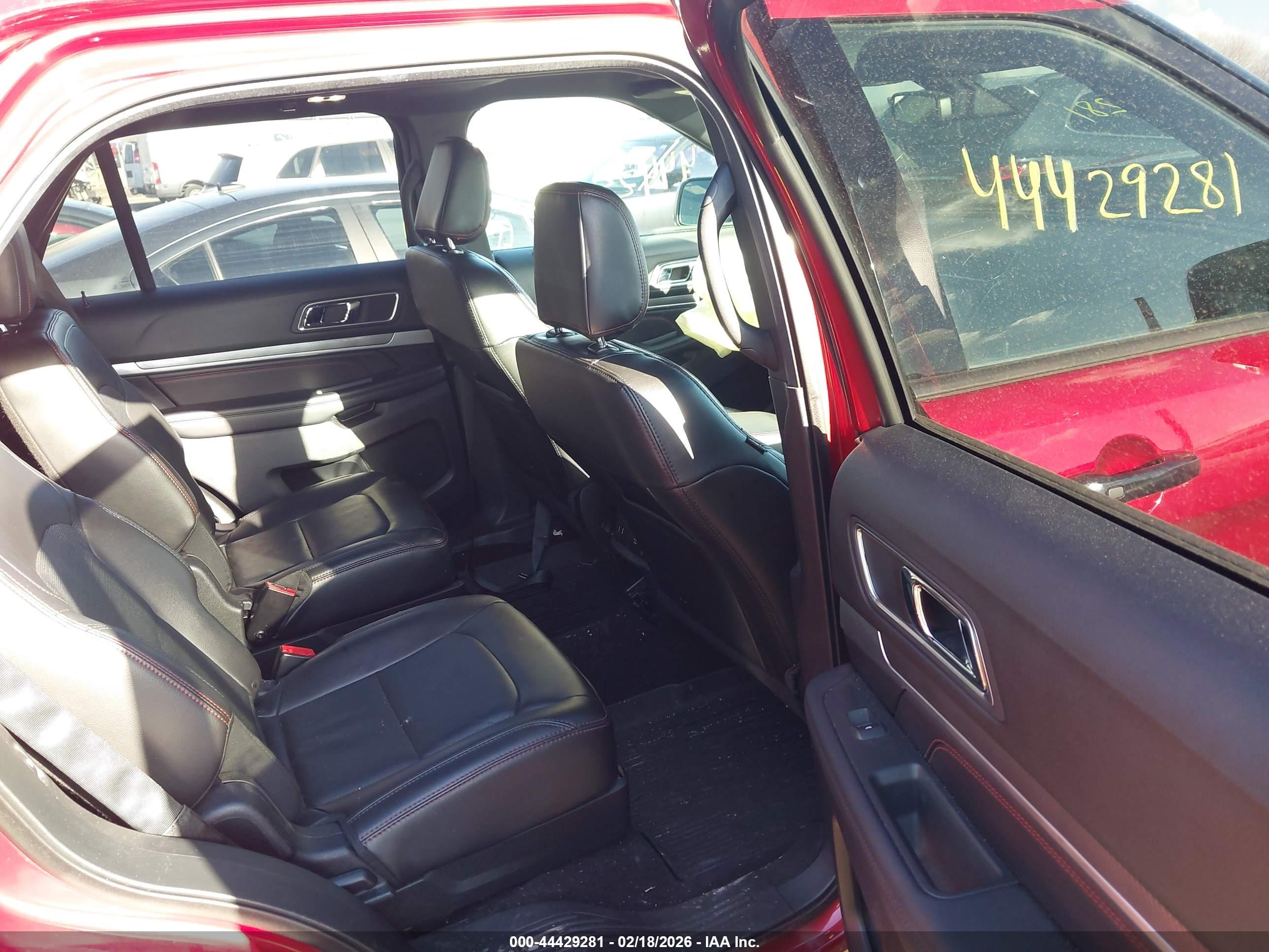 FORD EXPLORER image 8