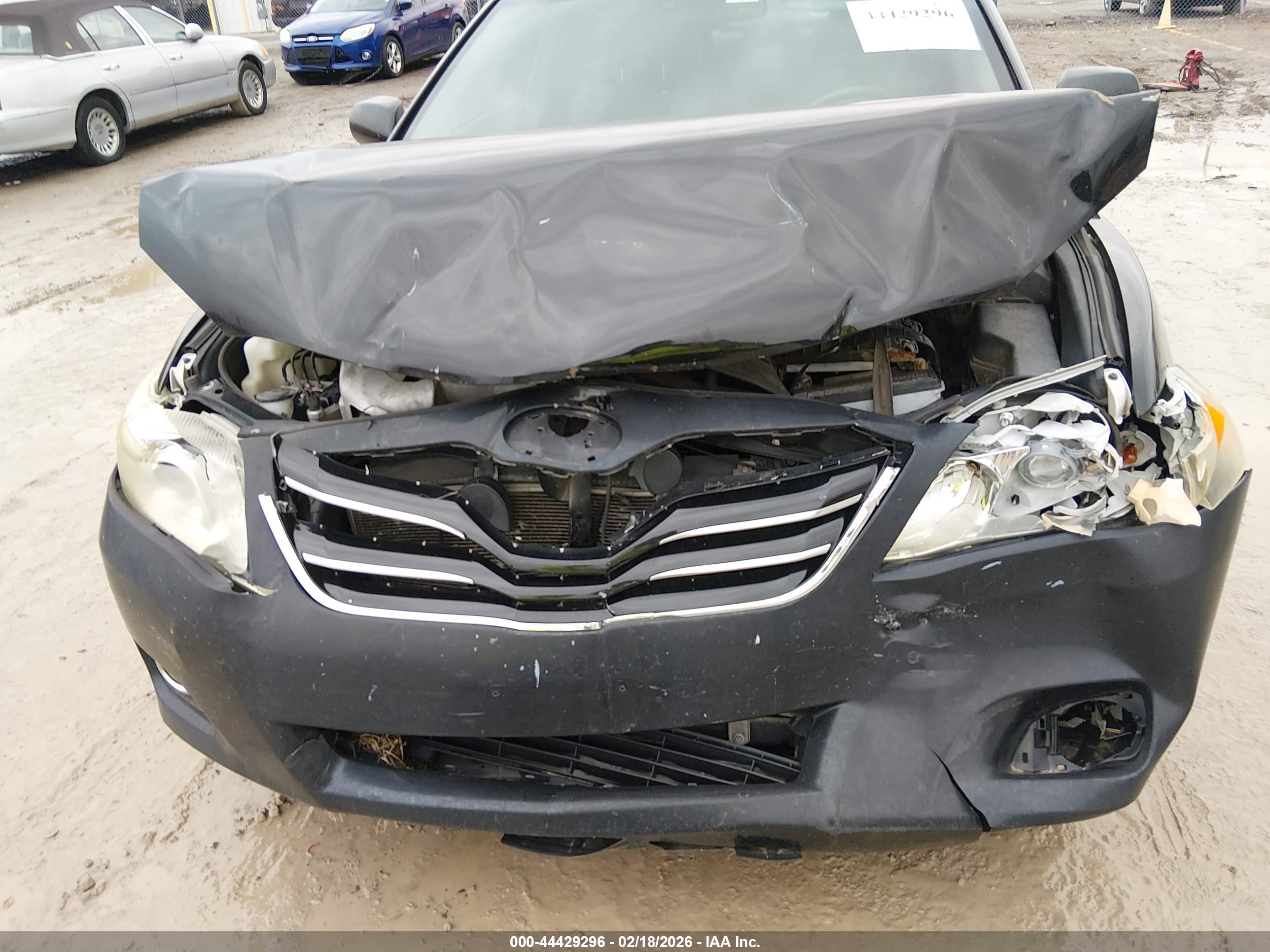 TOYOTA CAMRY image 6