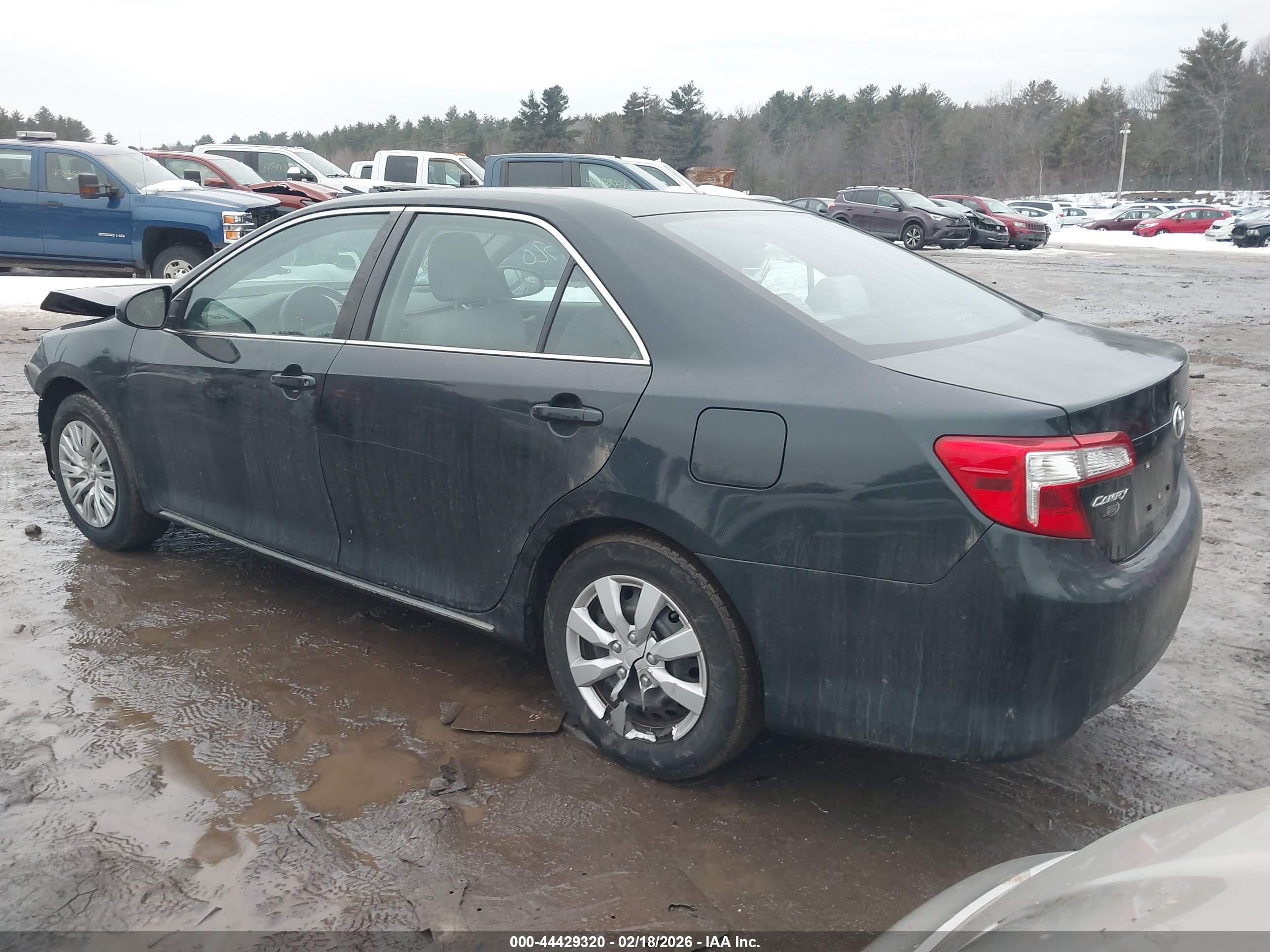 TOYOTA CAMRY image 3